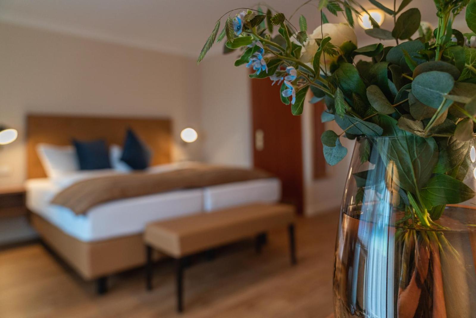 Large Double Room - Photo 4