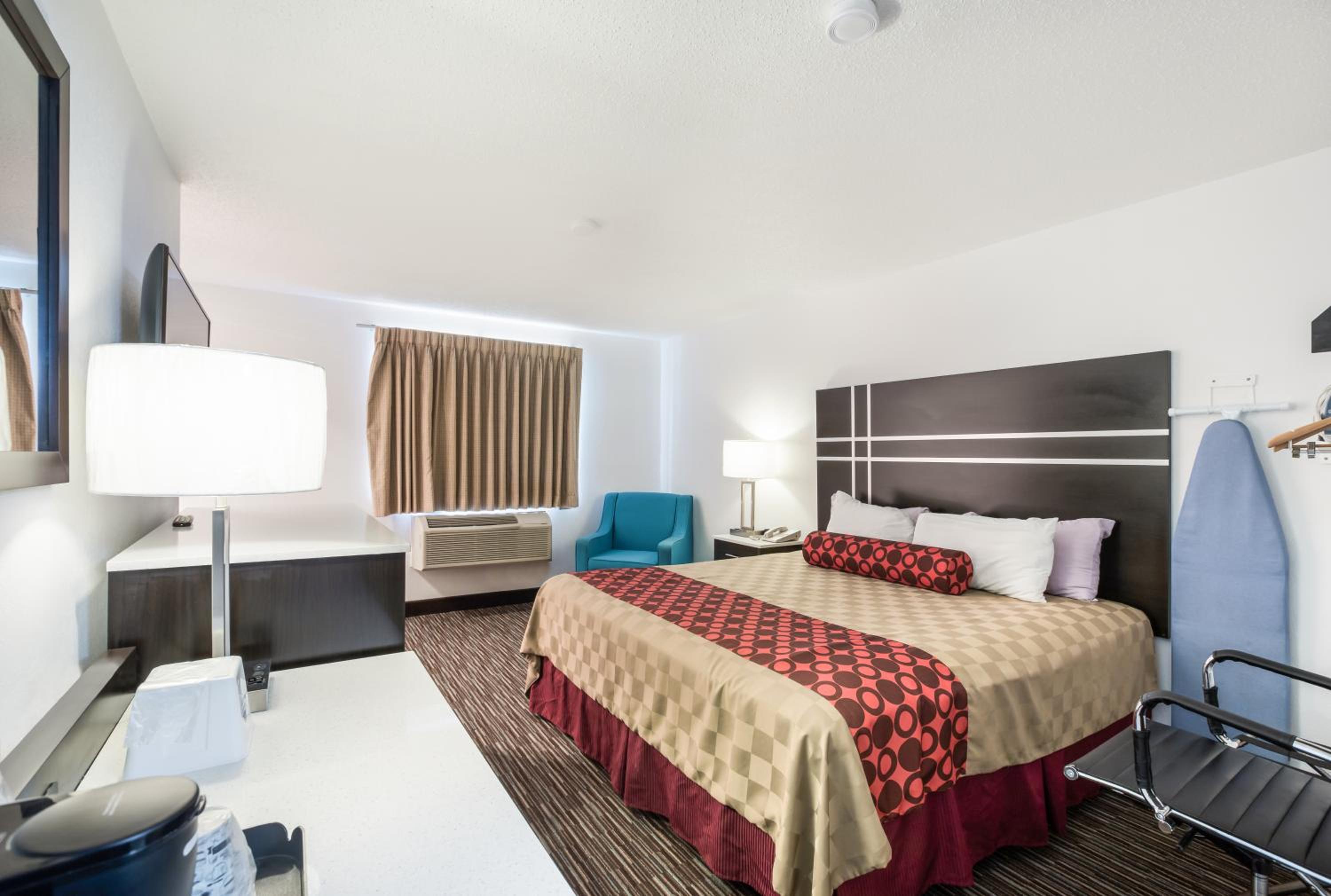 King Room with Spa Bath - Photo 5