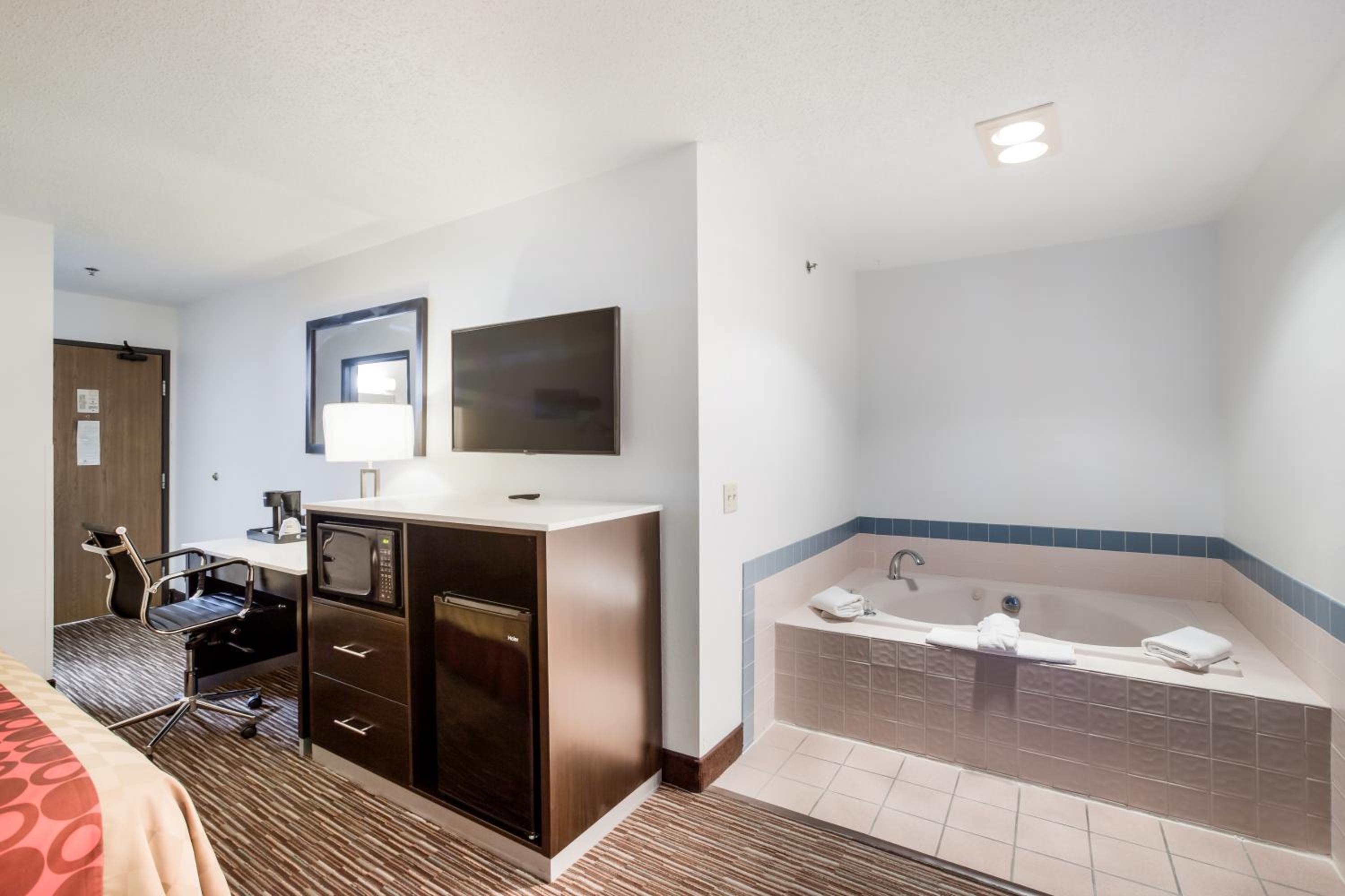 King Room with Spa Bath - Photo 1