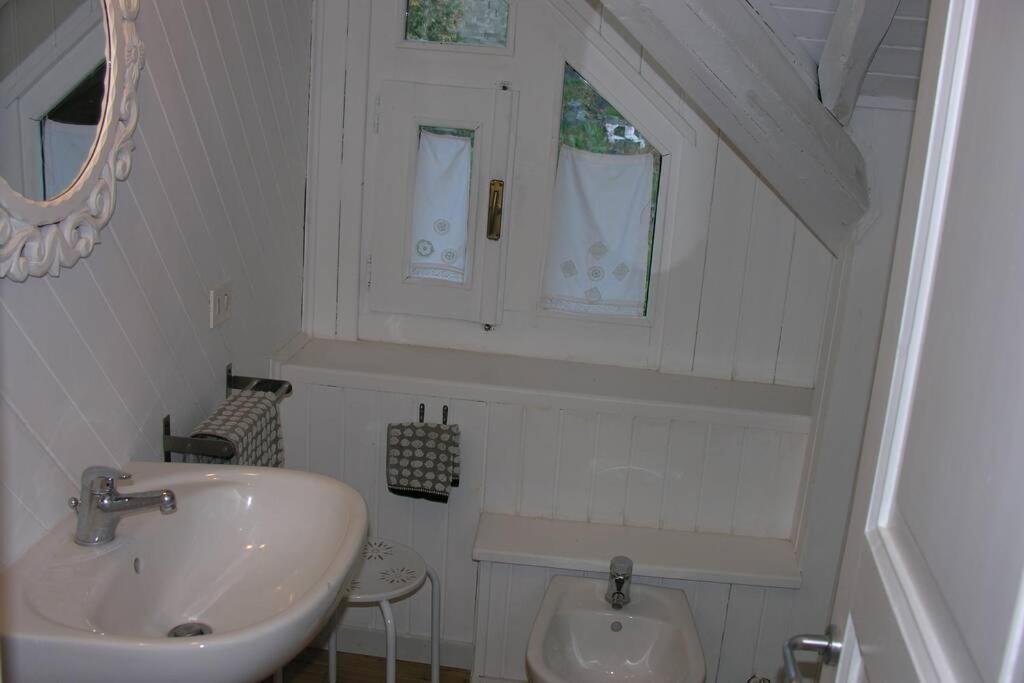 Two-Bedroom House photo 3