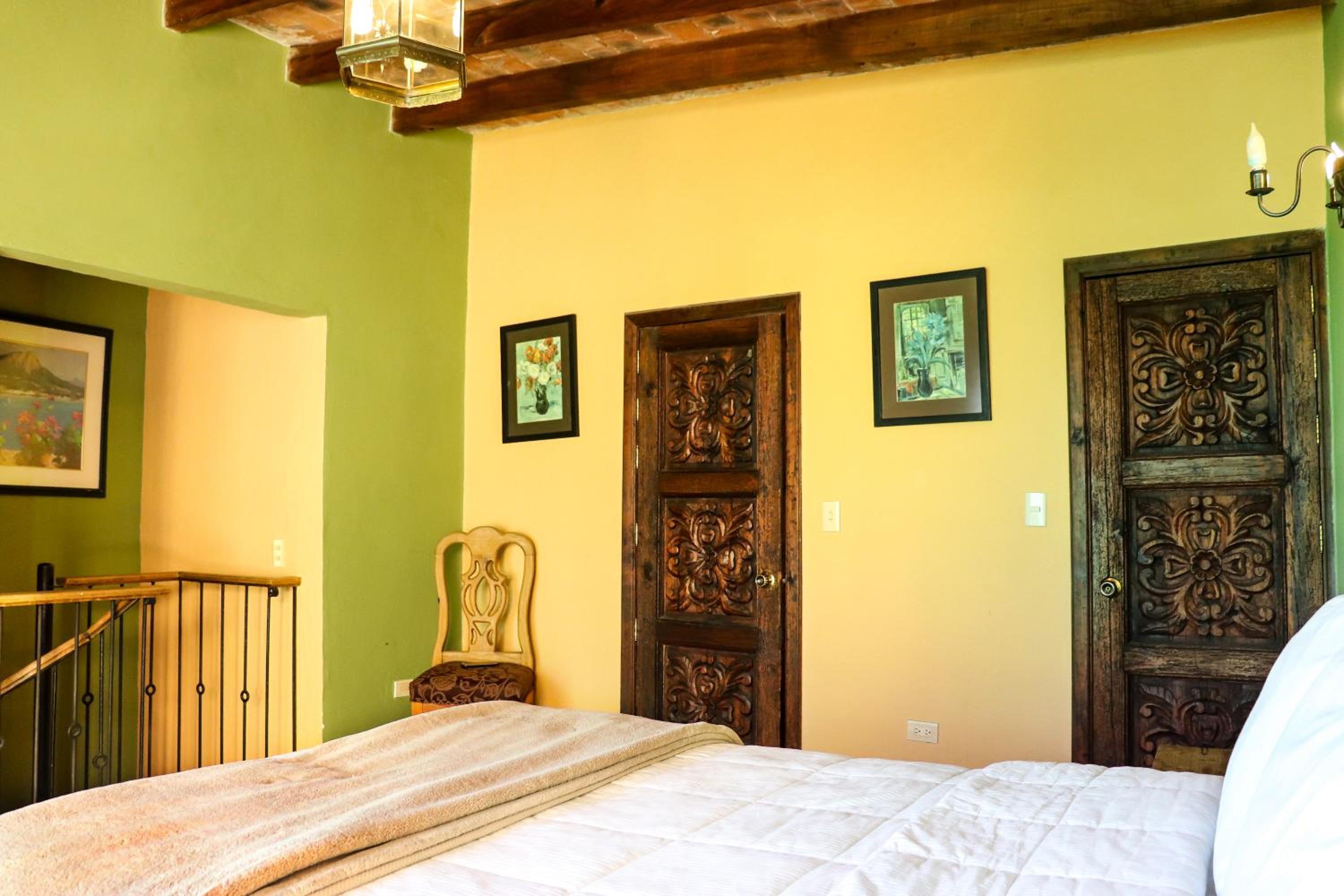 Queen Room - Photo 2