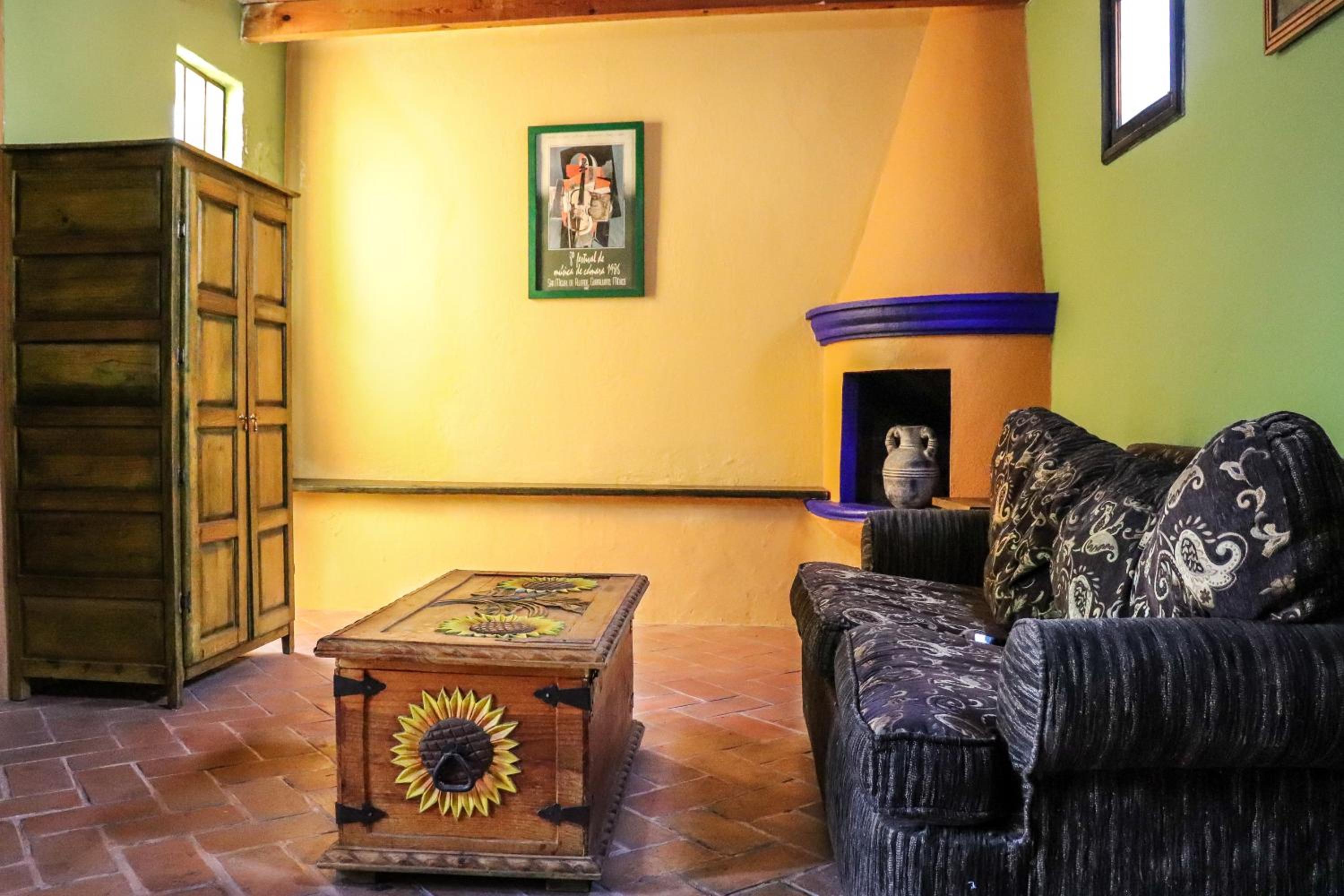 Queen Room - Photo 11