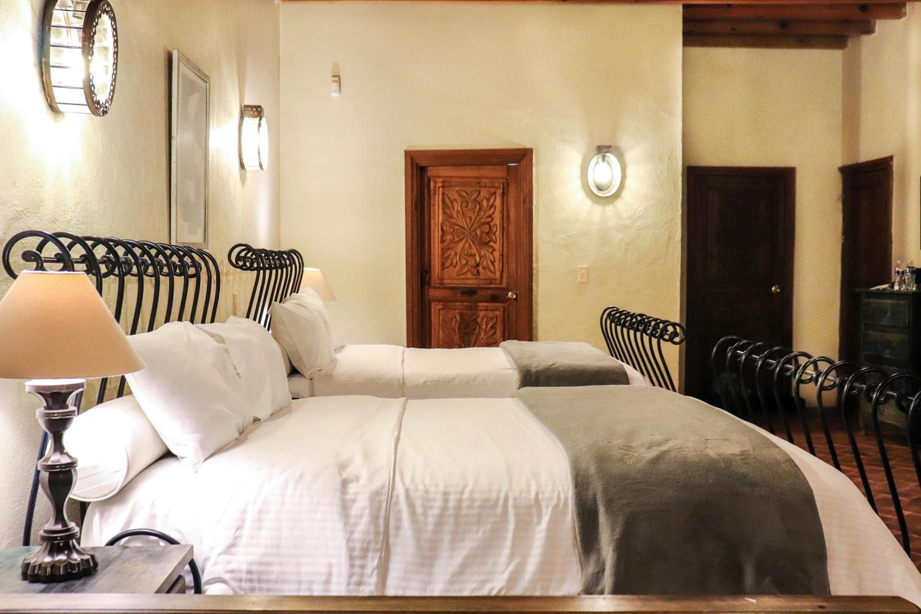 Suite - Photo 5