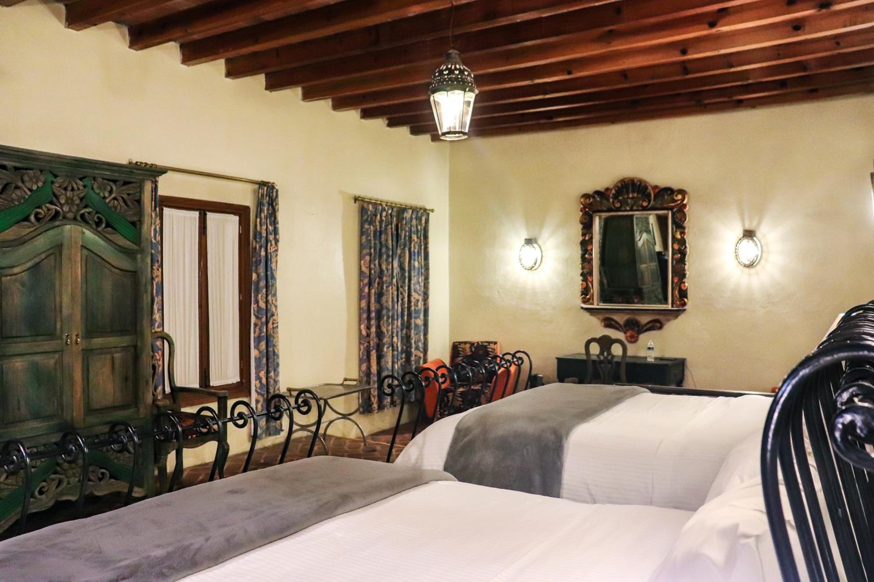 Suite - Photo 9