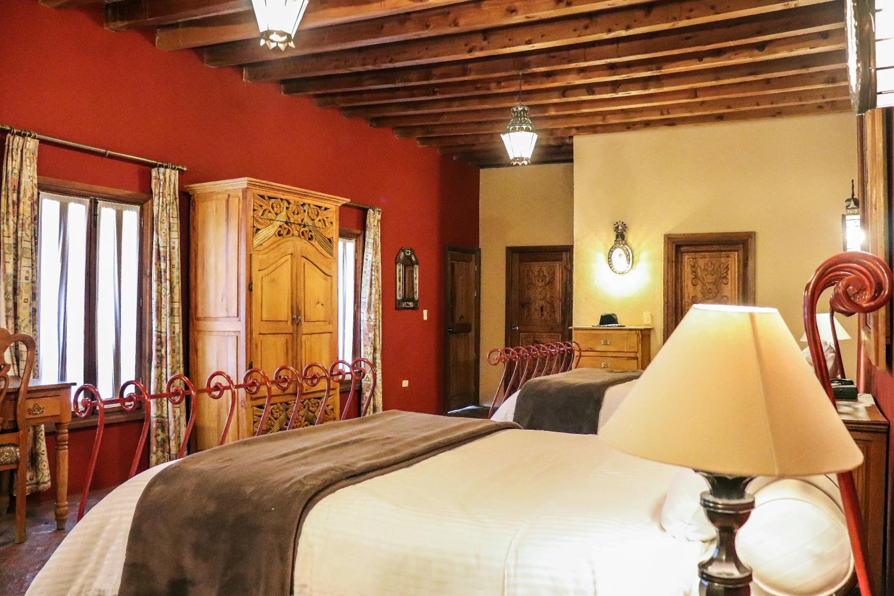 Suite - Photo 2
