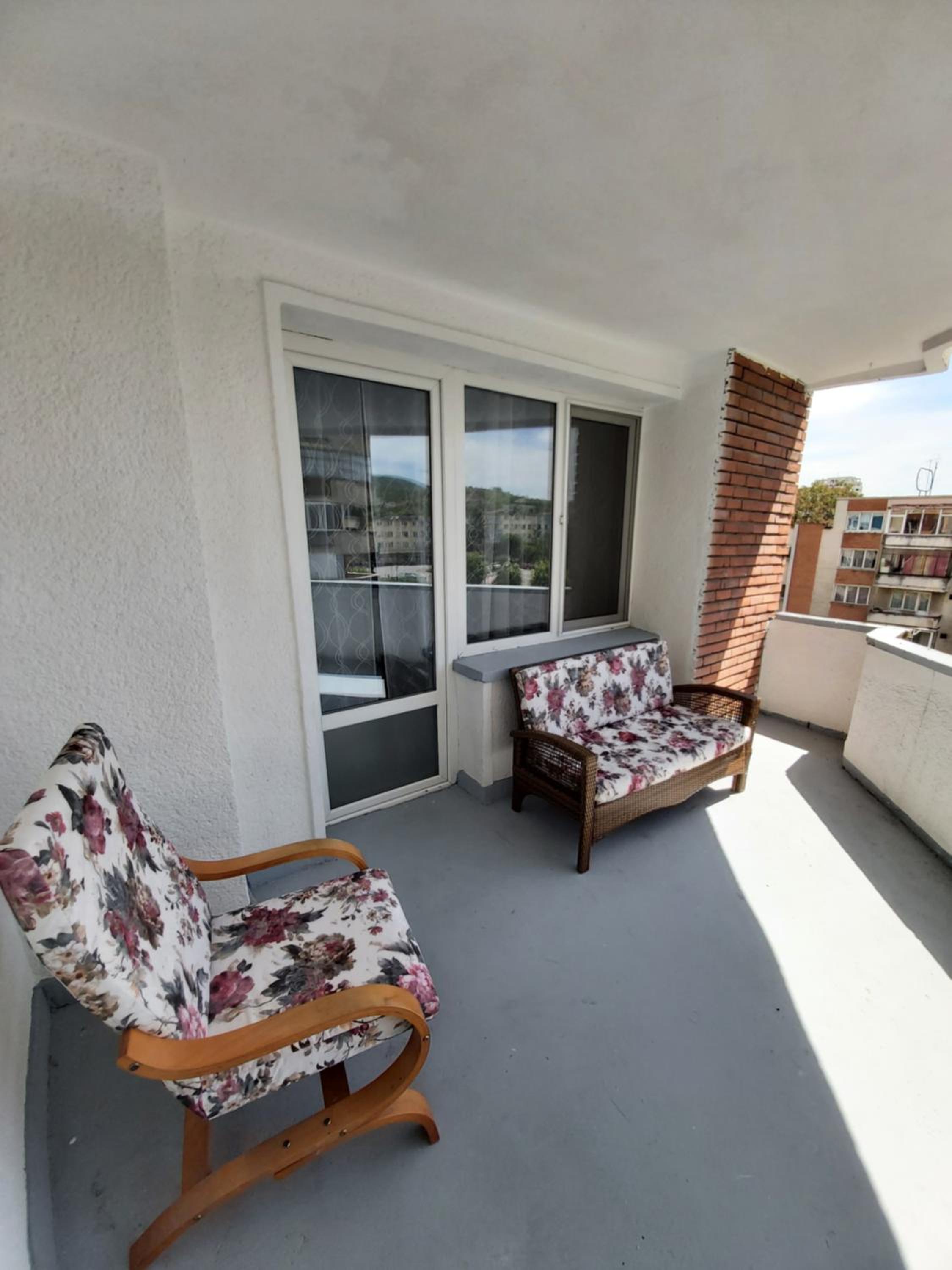 One-Bedroom Apartment - Photo 12