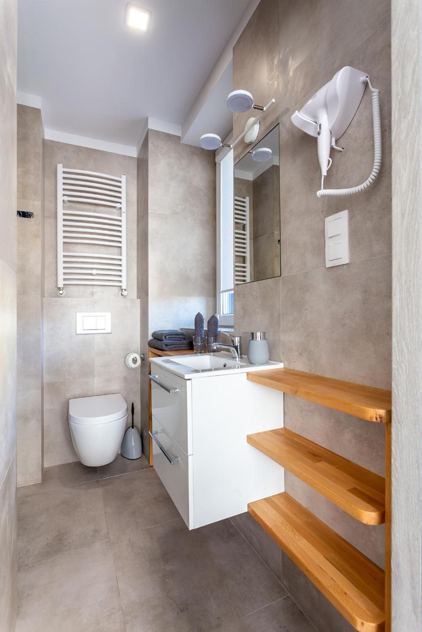 Double Room with Balcony (2 Adults + 1 Child) photo 2