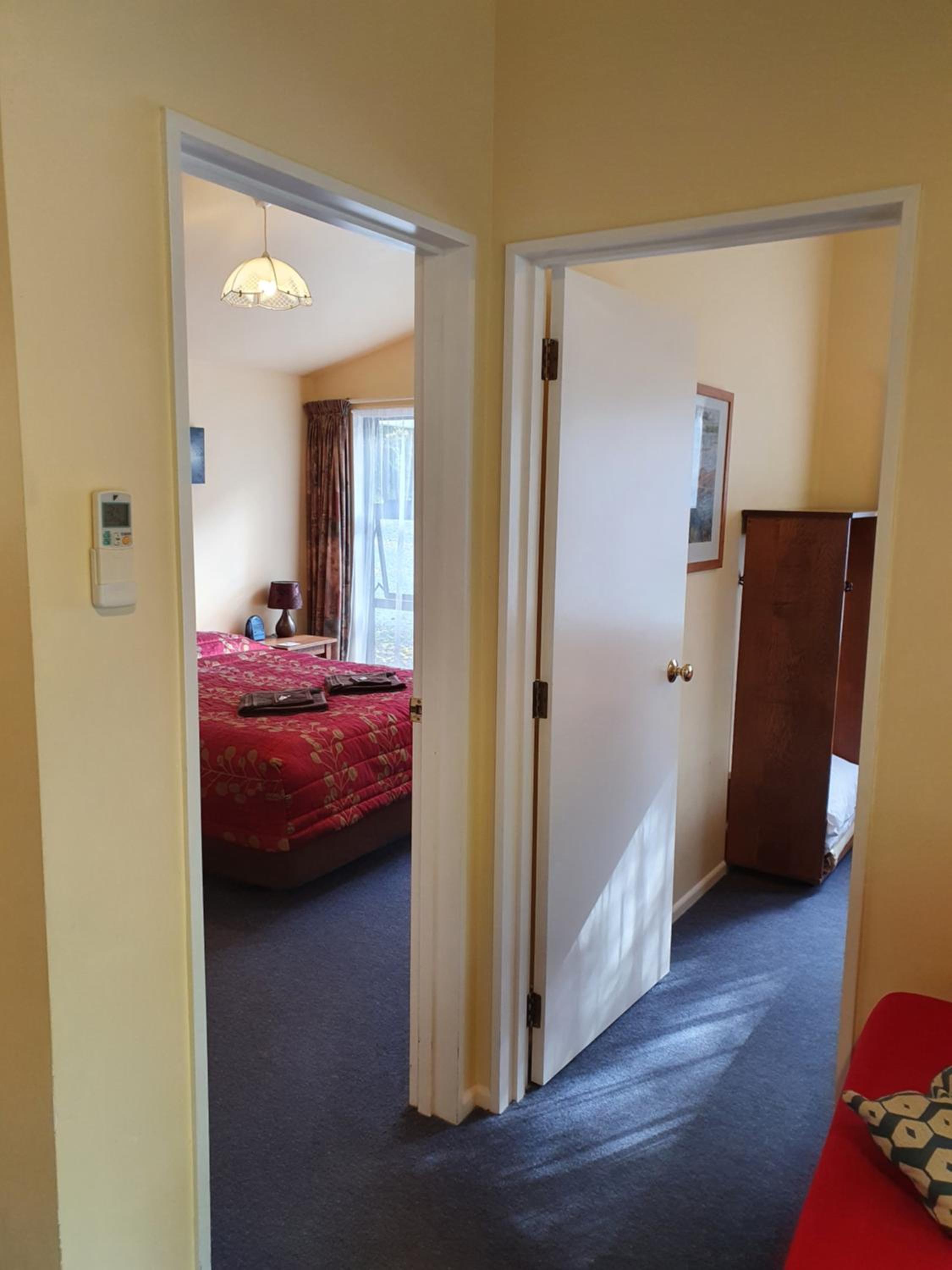 Queen Suite with Spa Bath - Photo 6