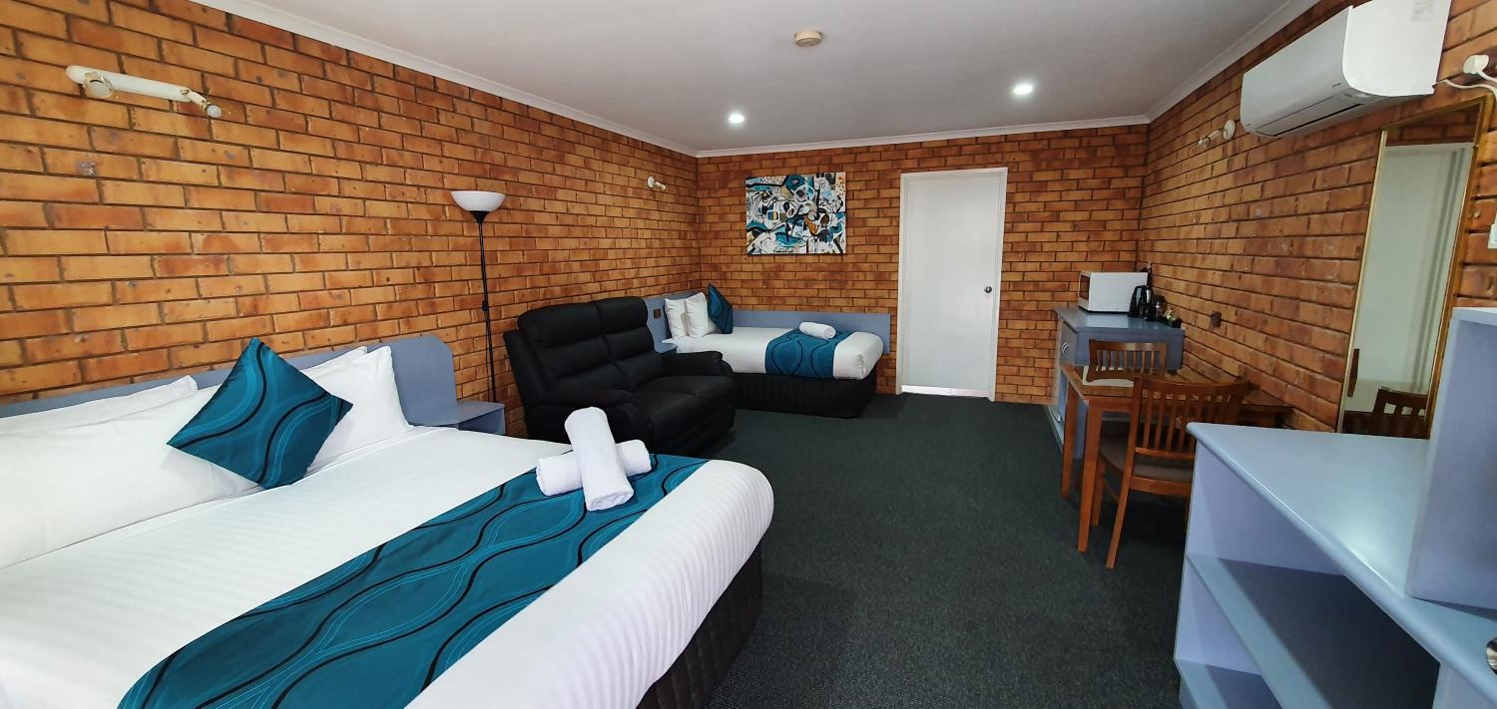 Deluxe Twin Room photo 2