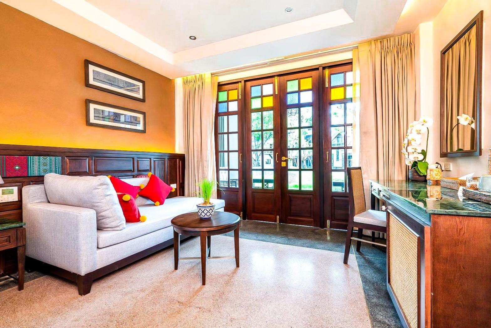 Grand Deluxe Double Bedroom - Photo 8