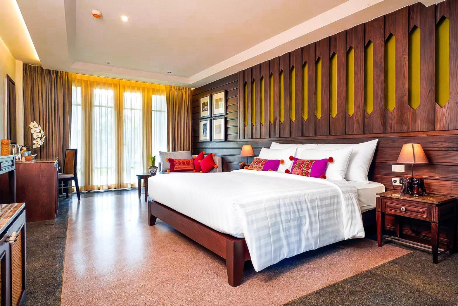Grand Deluxe Double Bedroom - Photo 10