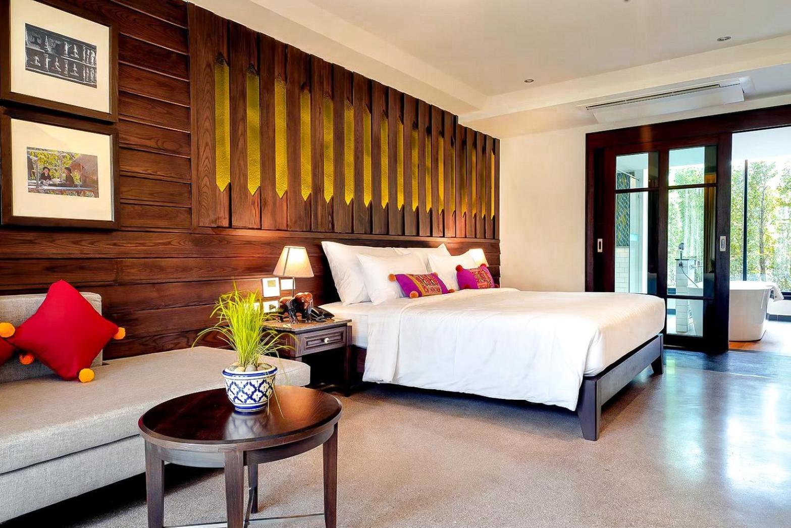 Grand Deluxe Double Bedroom - Photo 16