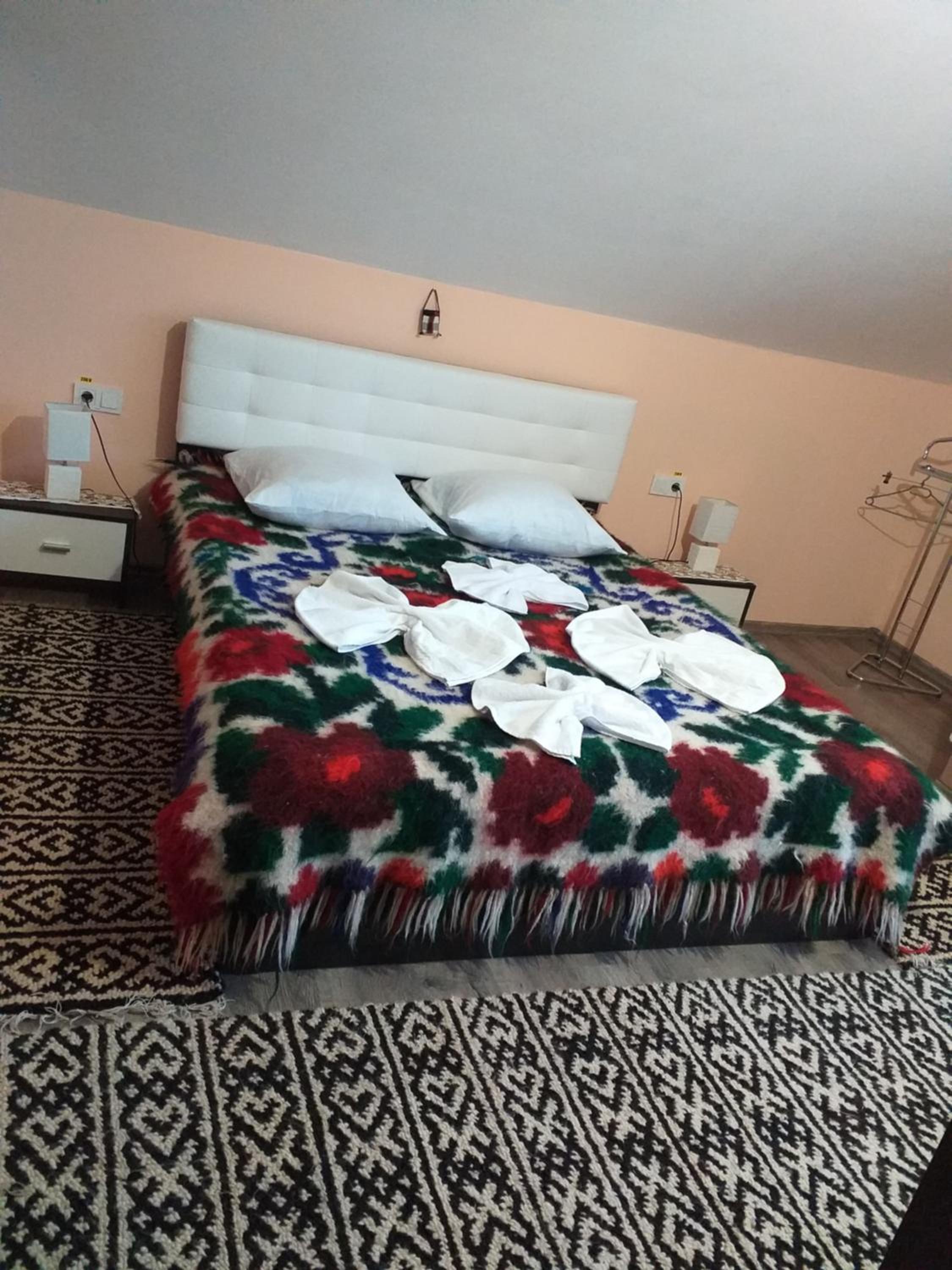 Standard Double Room with Shared Bathroom photo 3