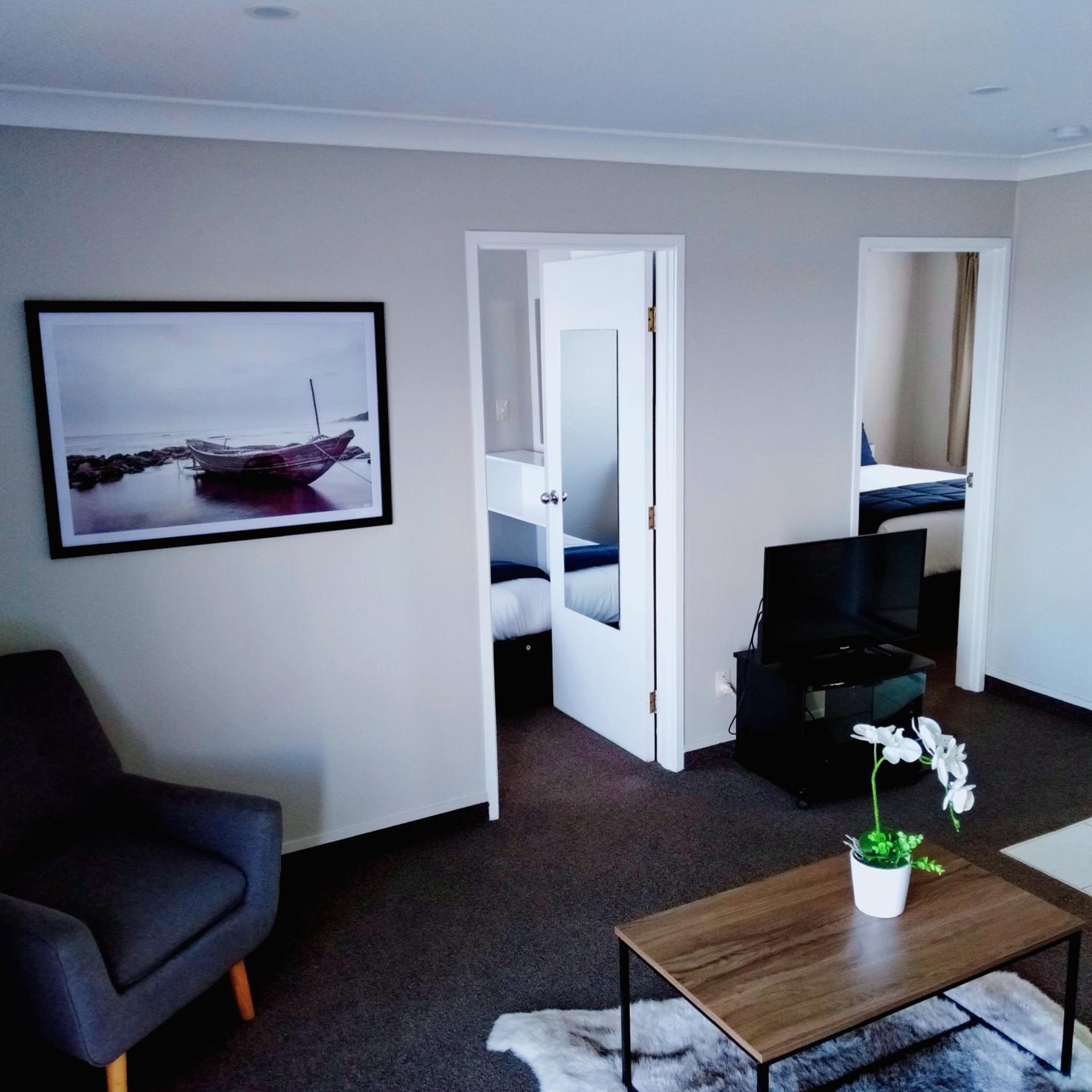 Family Two-Bedroom Suite - Photo 6
