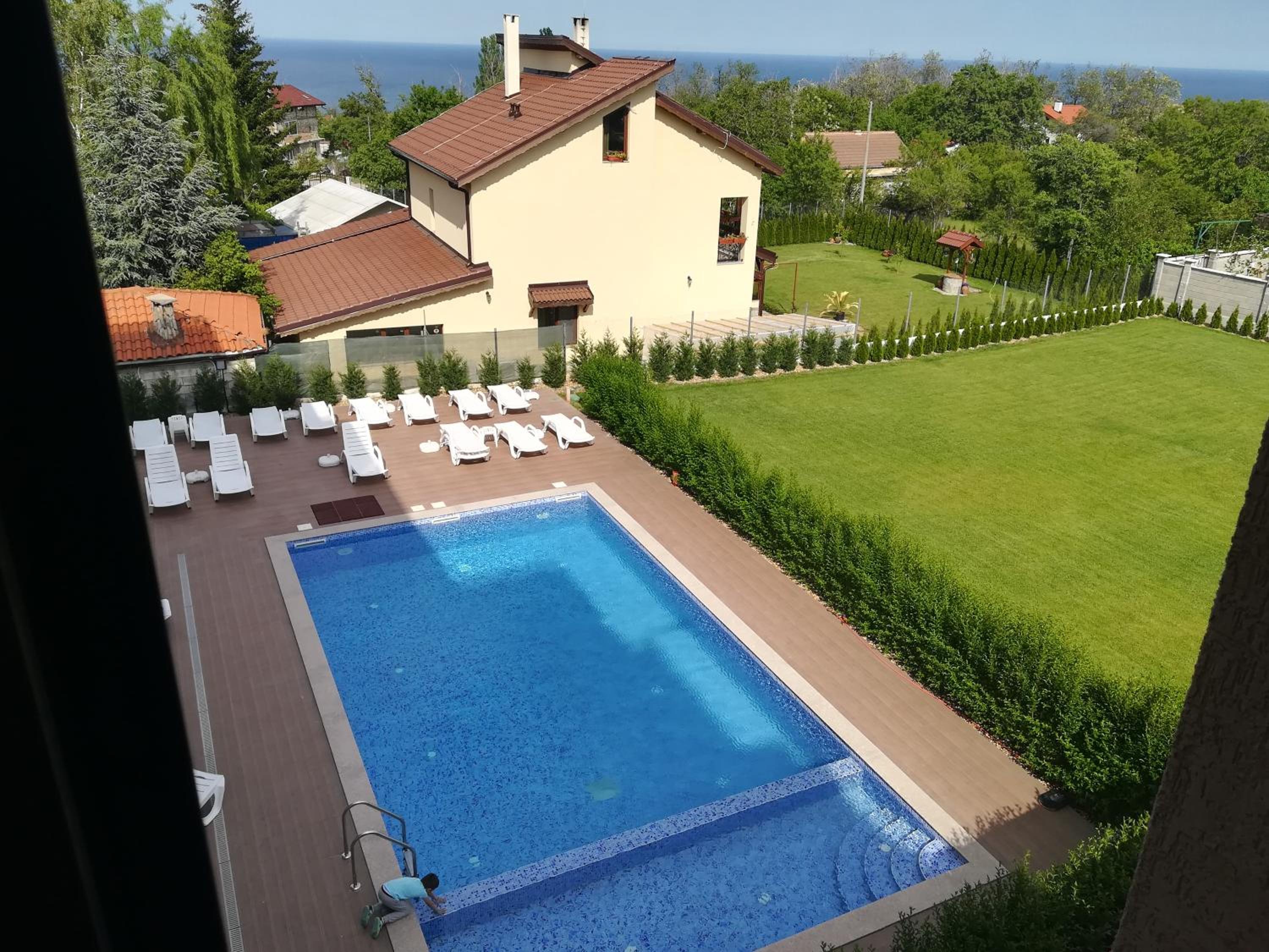 Deluxe Double Room With Pool And Garden View