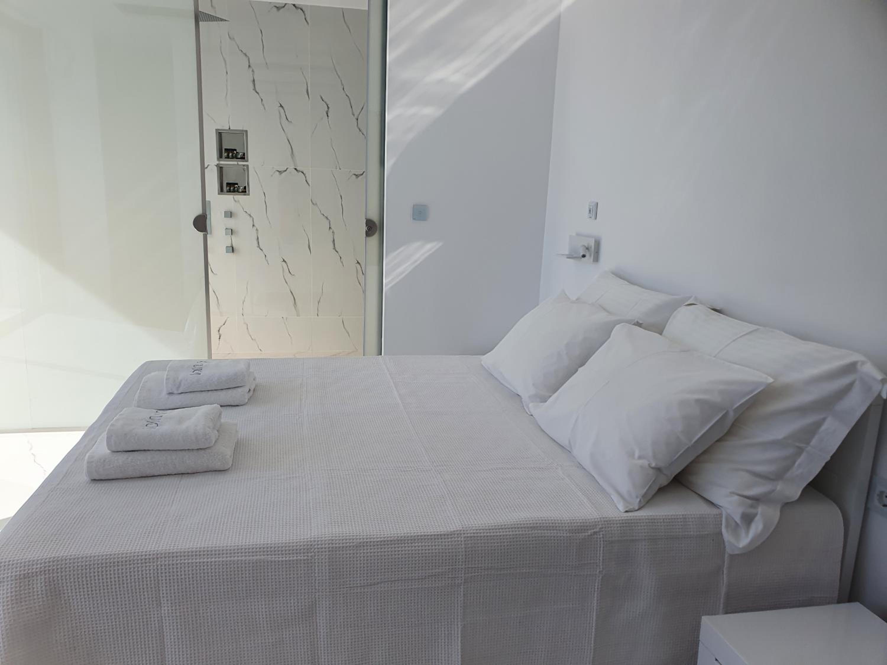 Villa with Private Pool - Photo 1