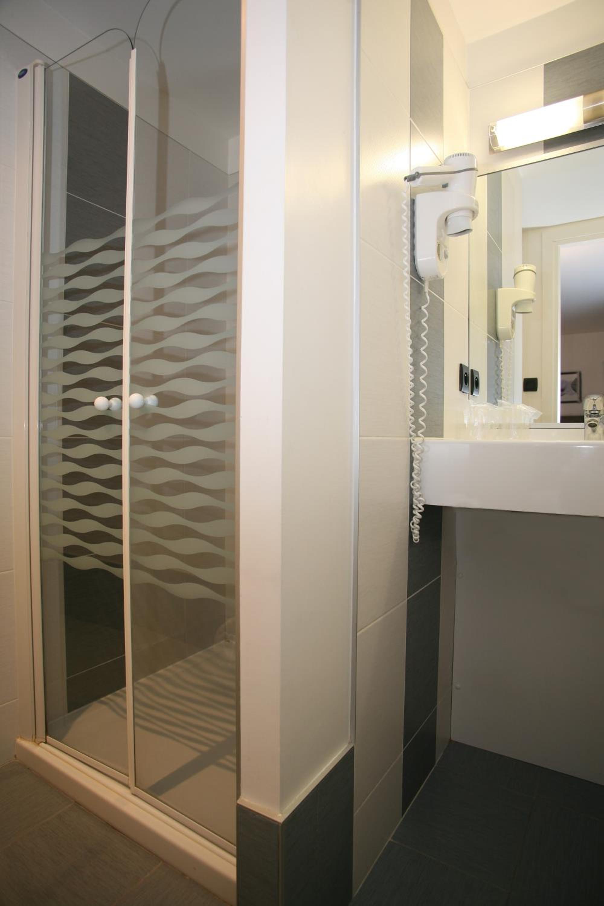 Comfort Twin Room - Photo 3