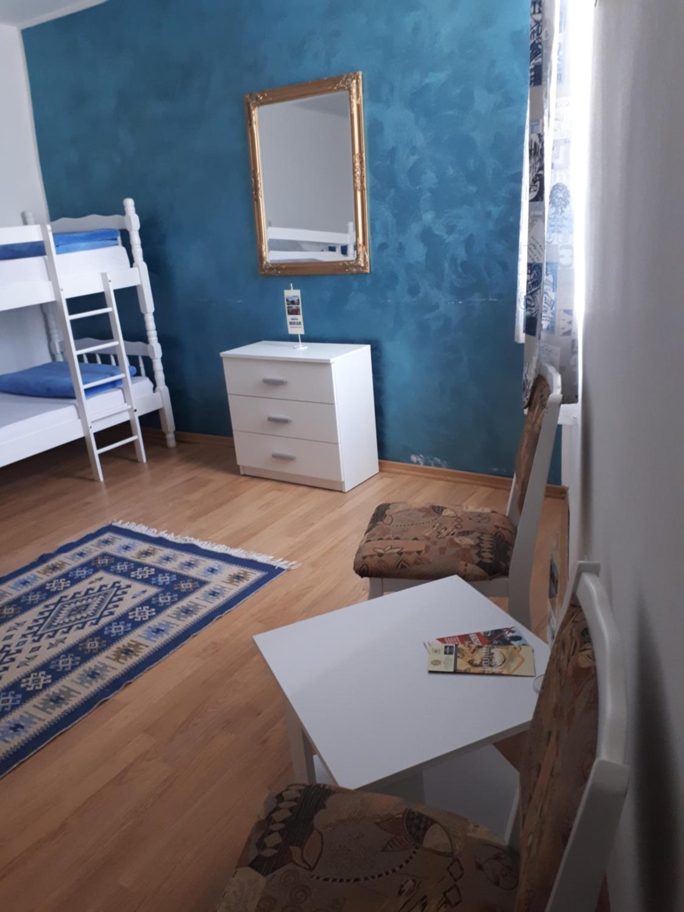 6-Bed Mixed Dormitory Room photo 3