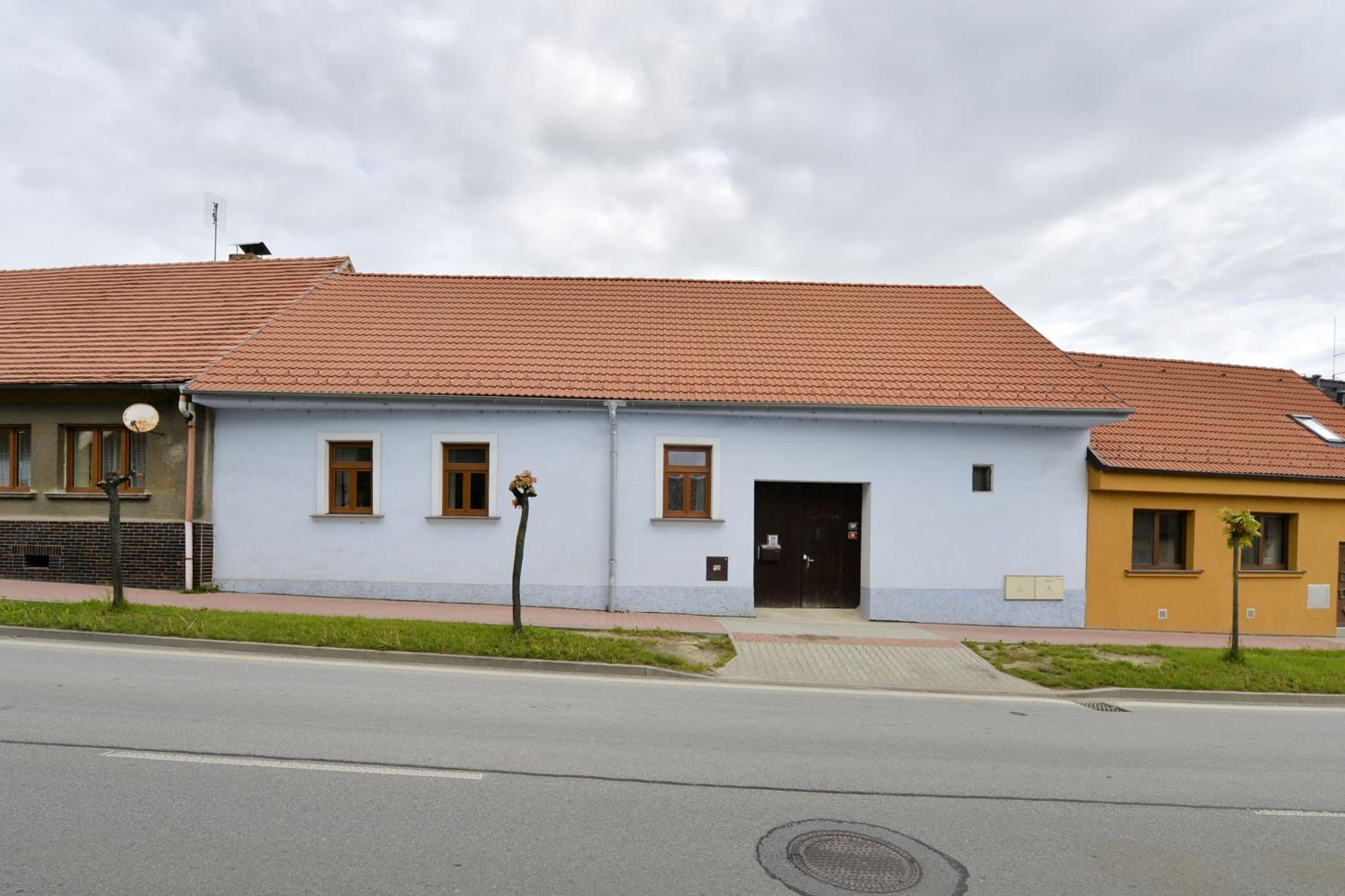 Three-Bedroom House photo 2