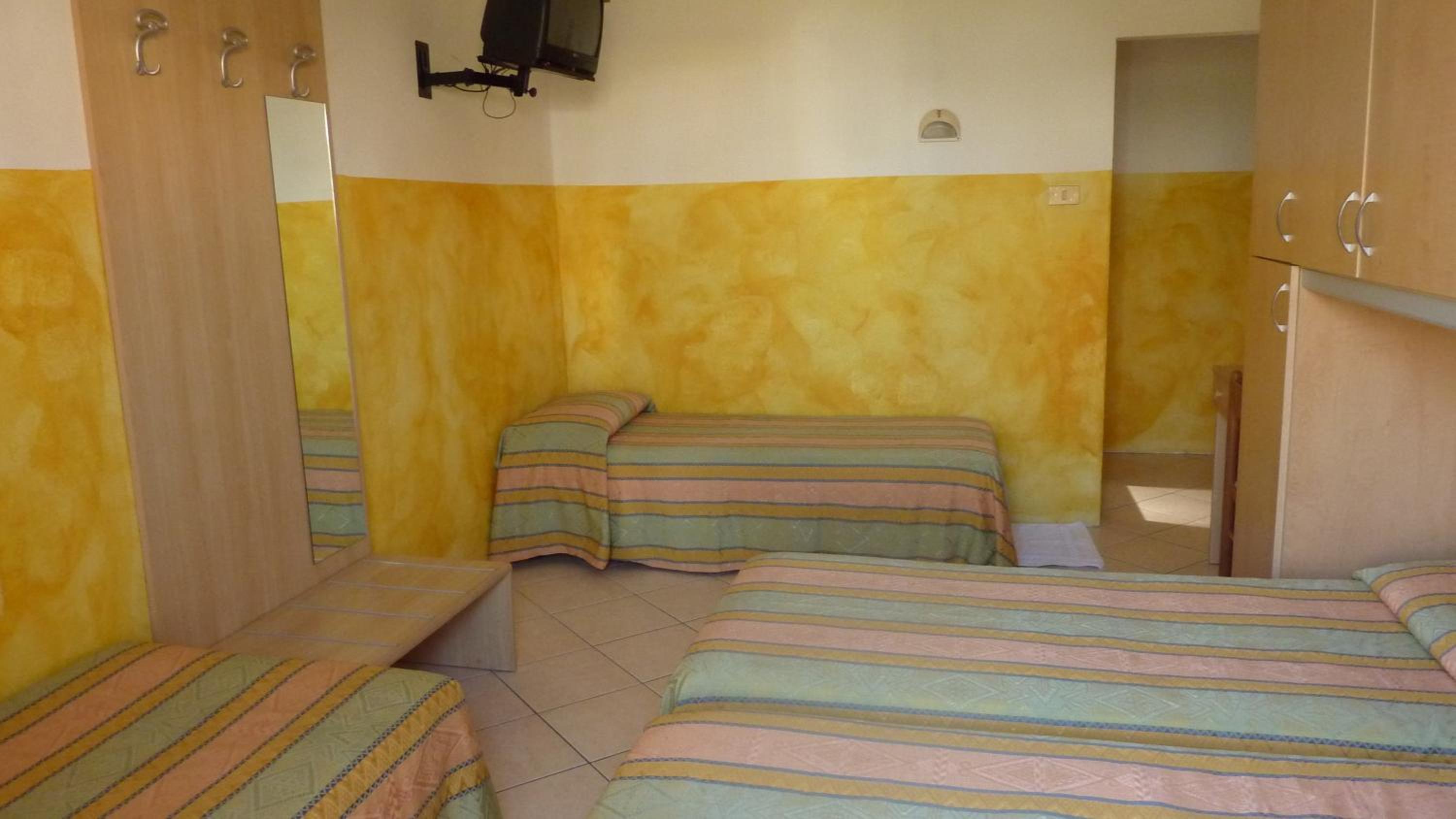 Quadruple Room with Balcony photo 2