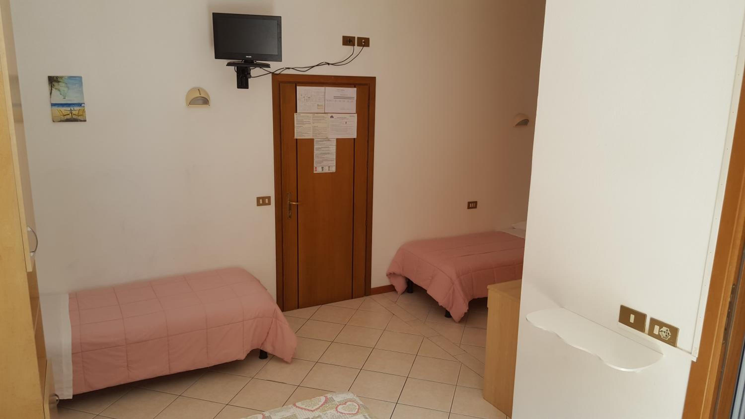 Quadruple Room with Balcony photo 1