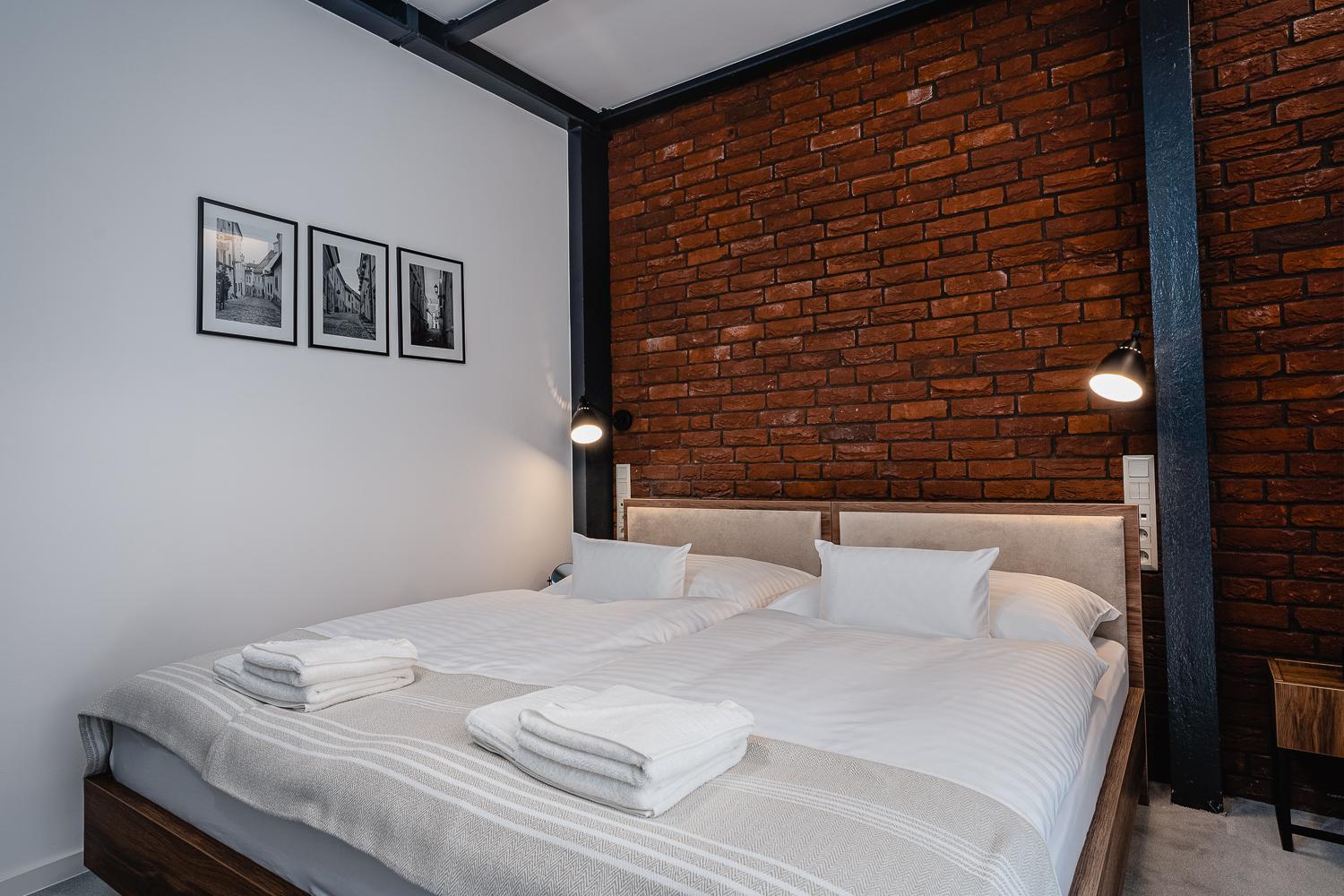Standard King Room - Photo 6