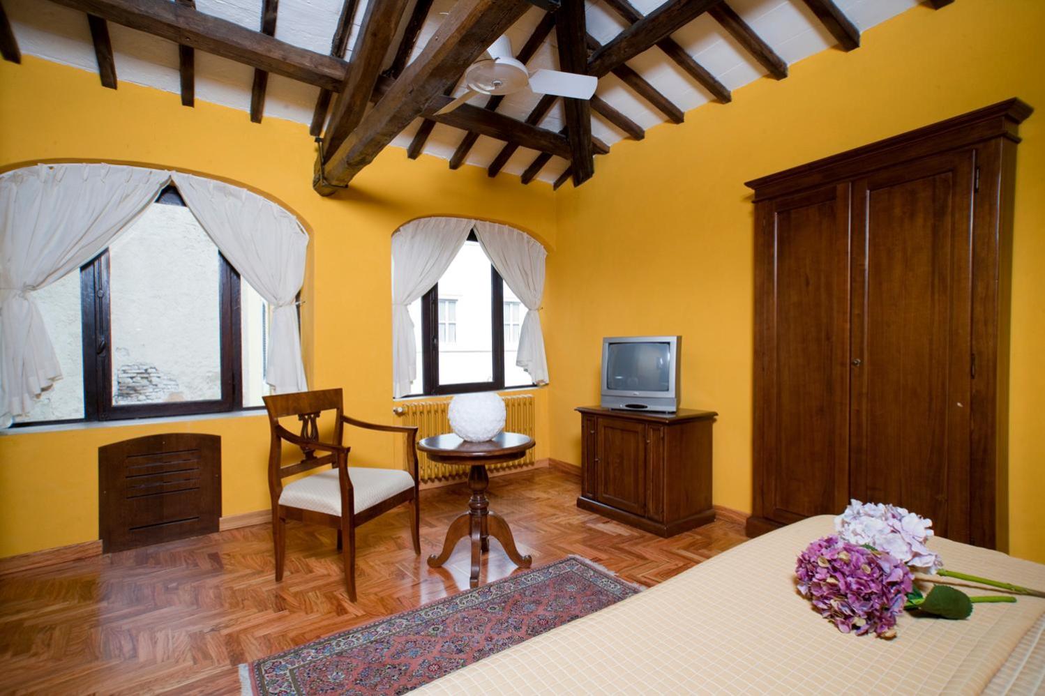 Classic Double or Twin Room - Photo 2
