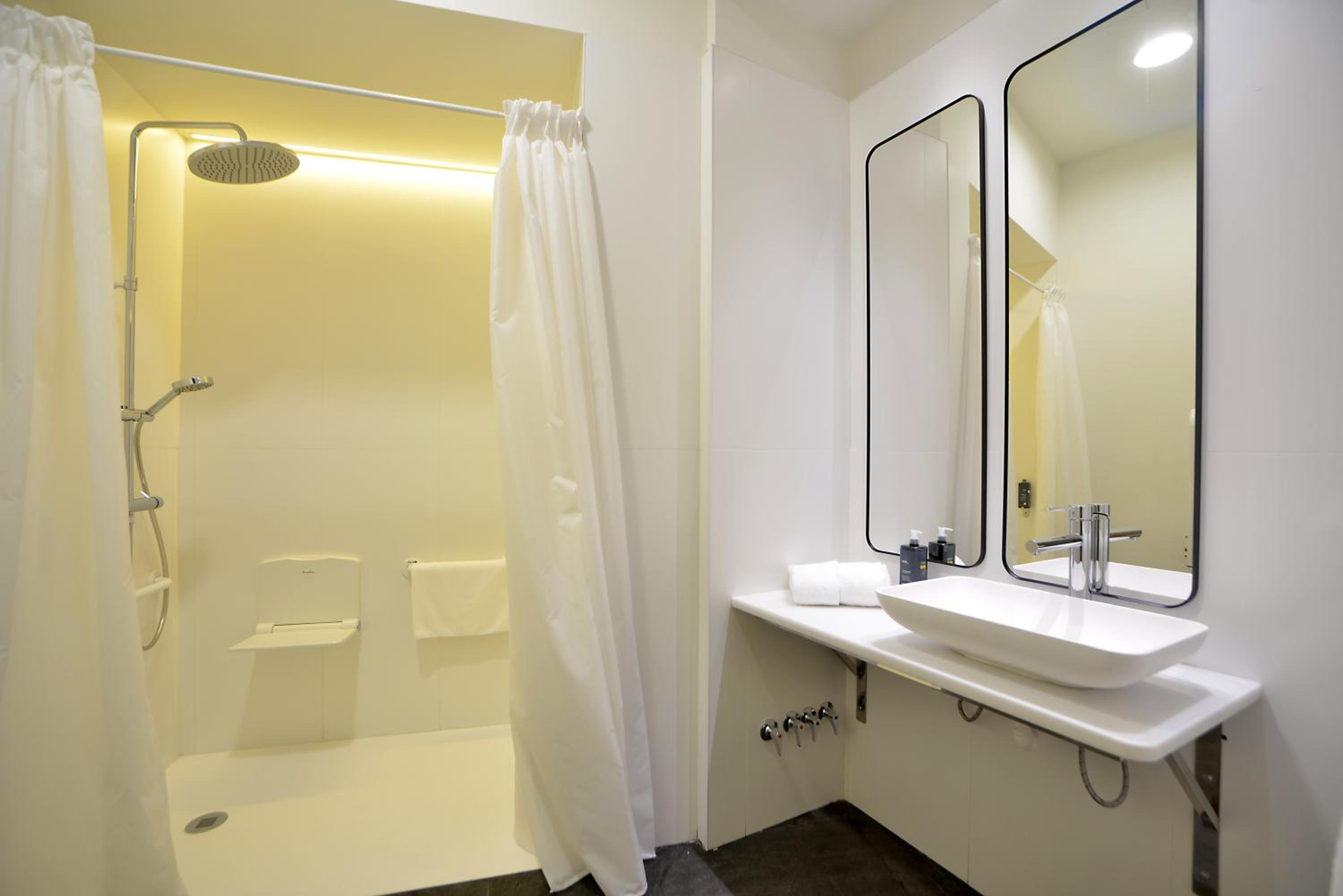 Apartment - Ground Floor - Photo 3