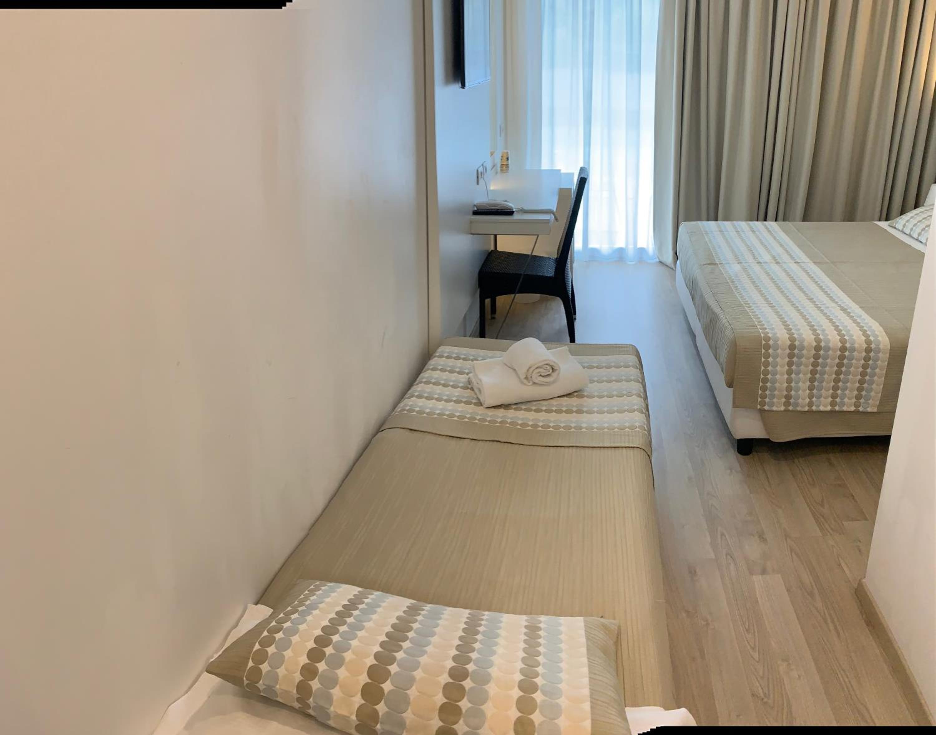 Superior Triple Room (2 Adults + 1 Child) photo 2