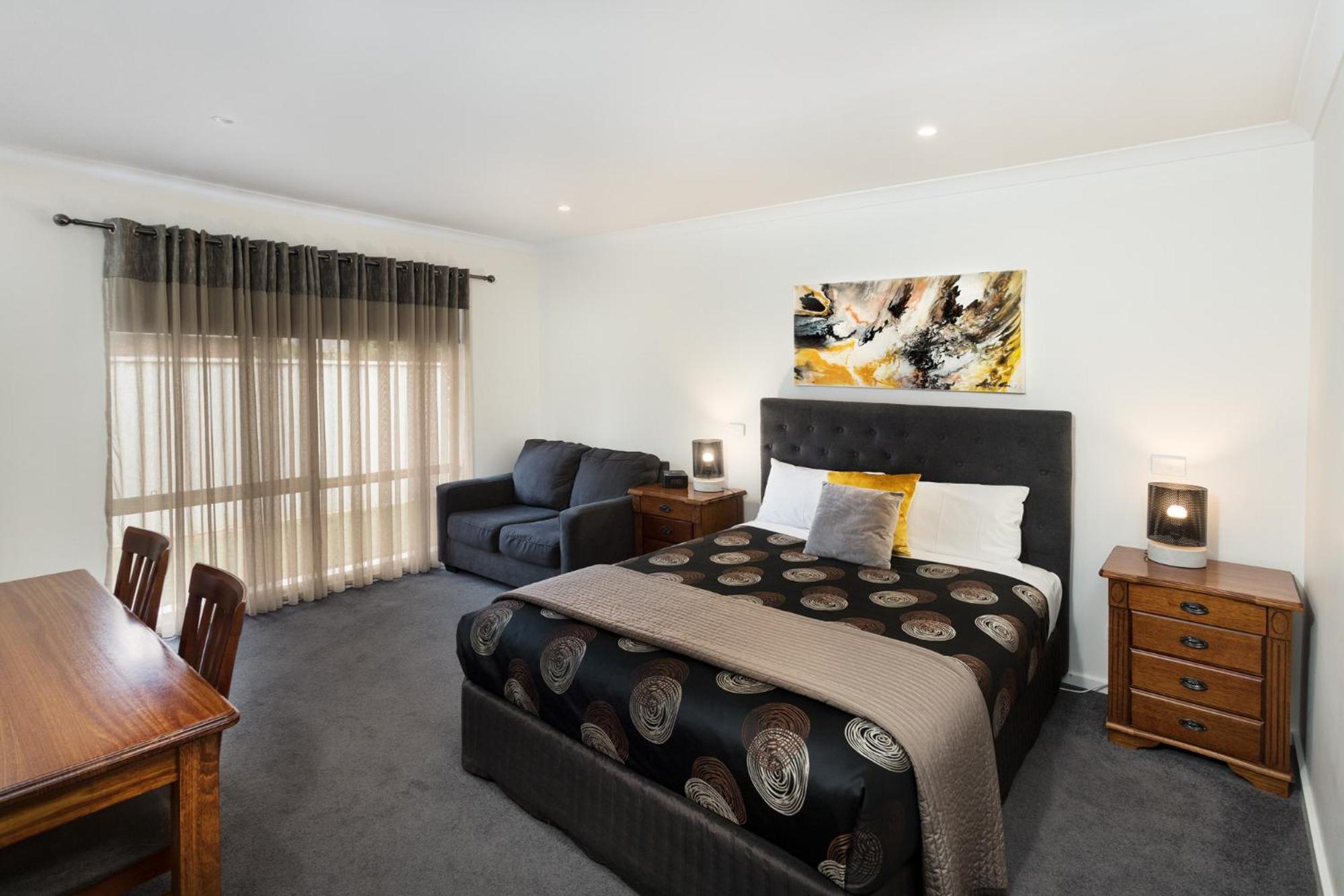 One-Bedroom Family Room