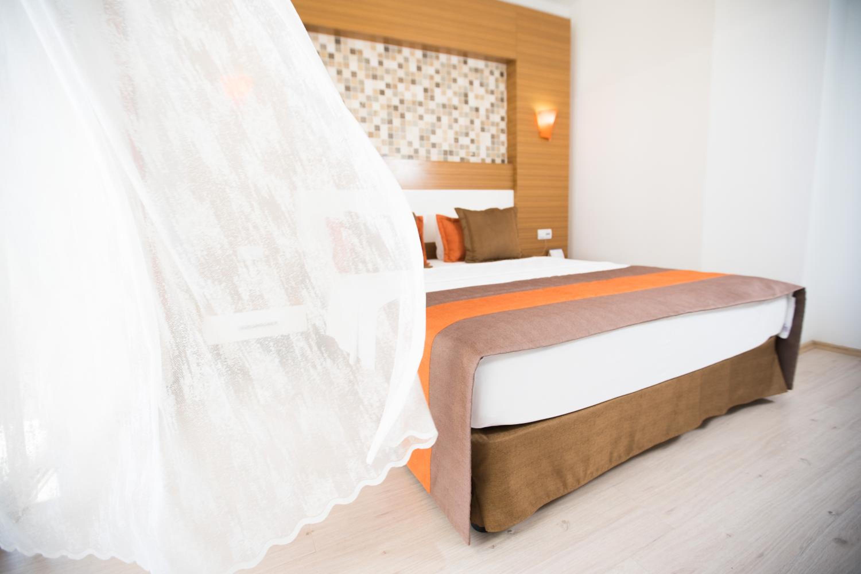 Suite - Photo 5