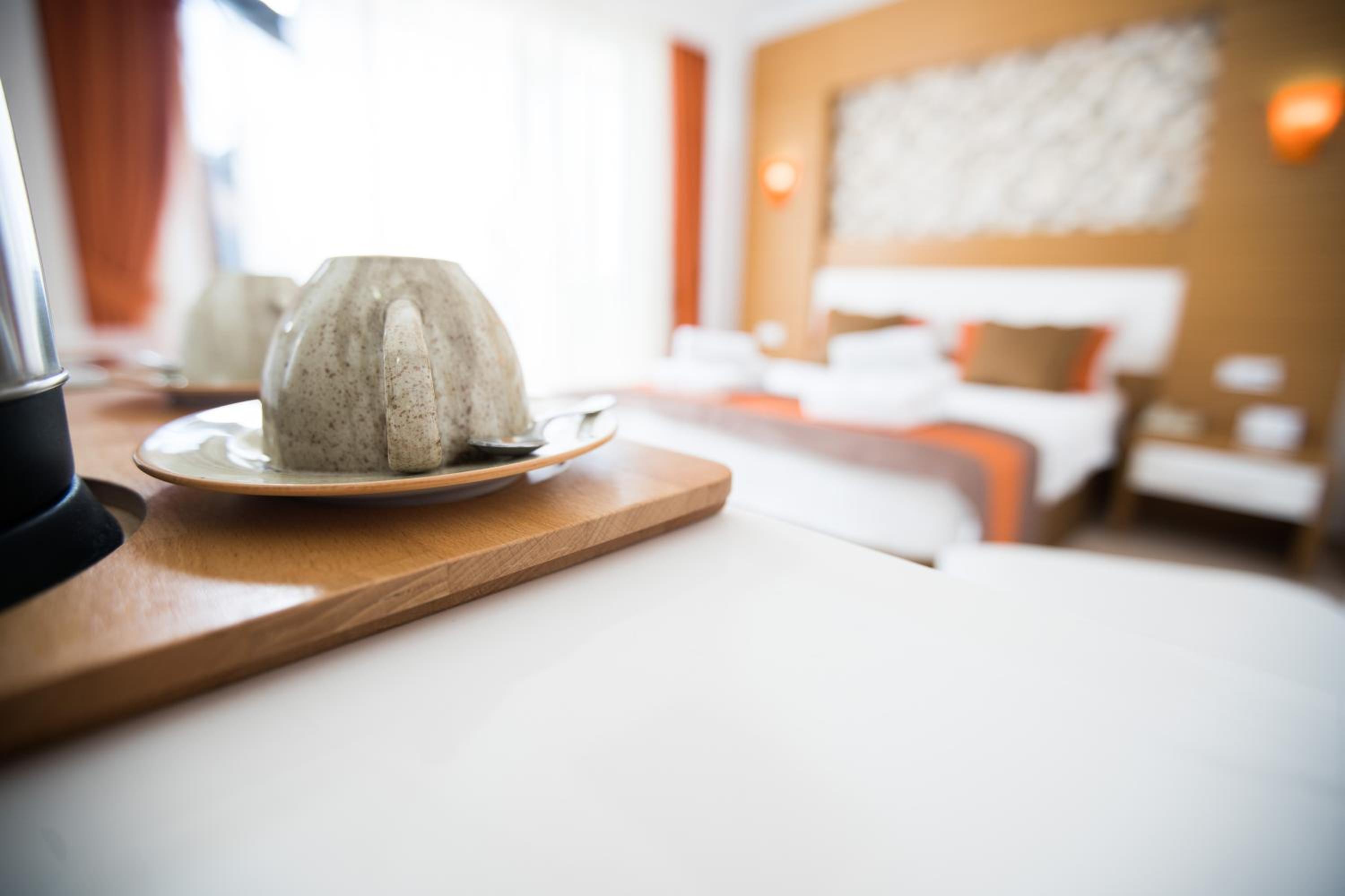 Suite - Photo 1