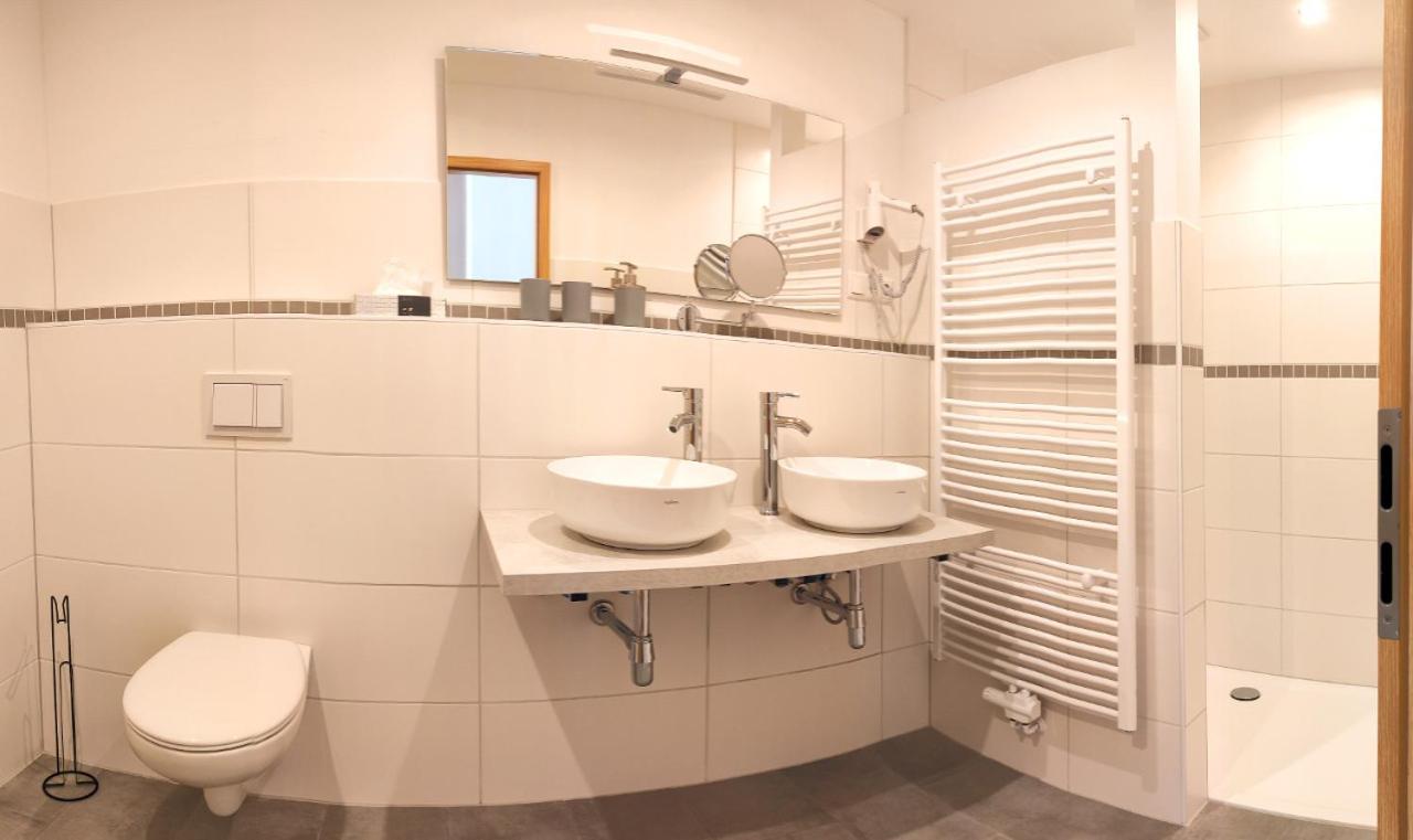 Superior King Room - Photo 14