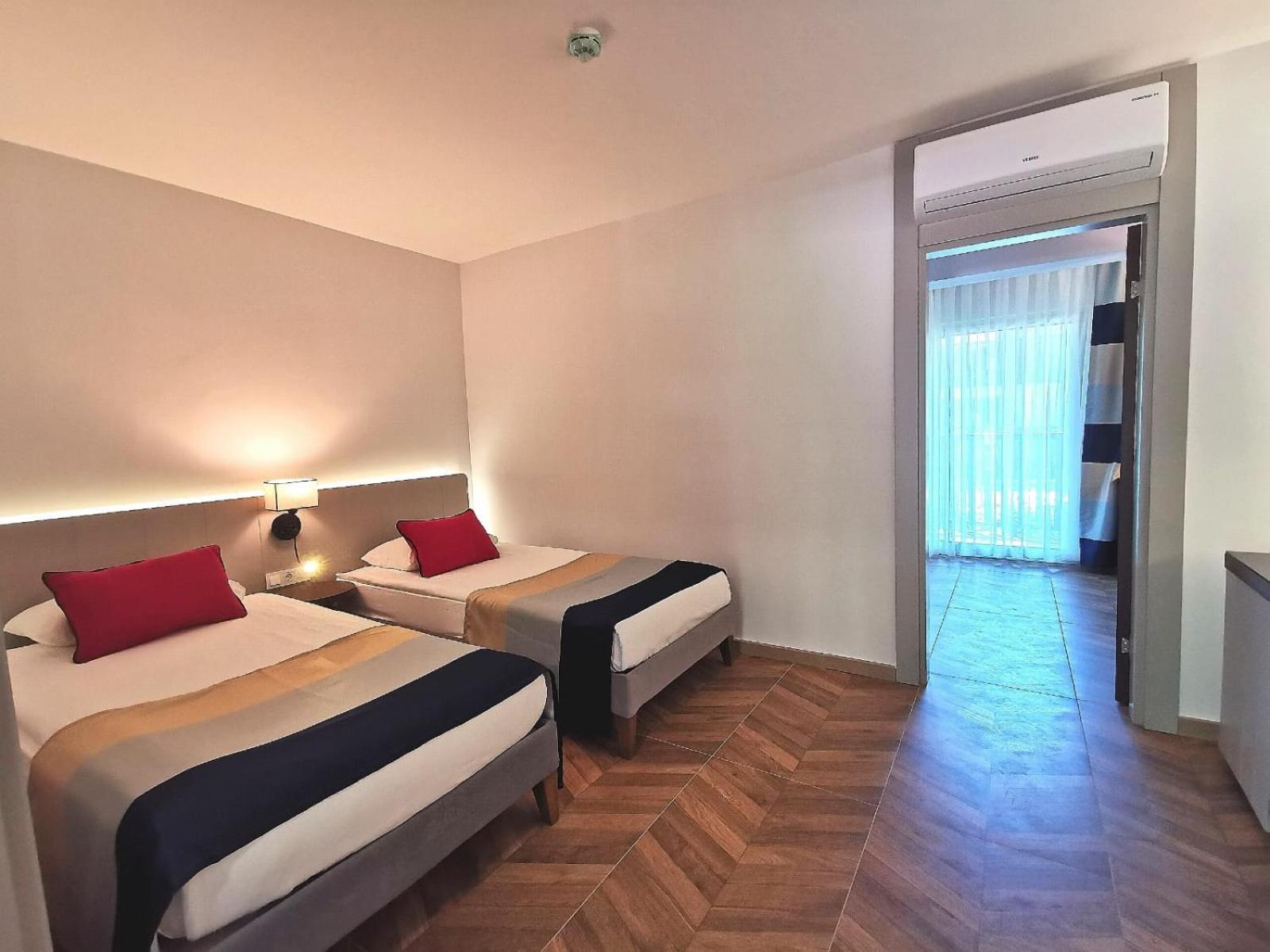 Deluxe Family Room