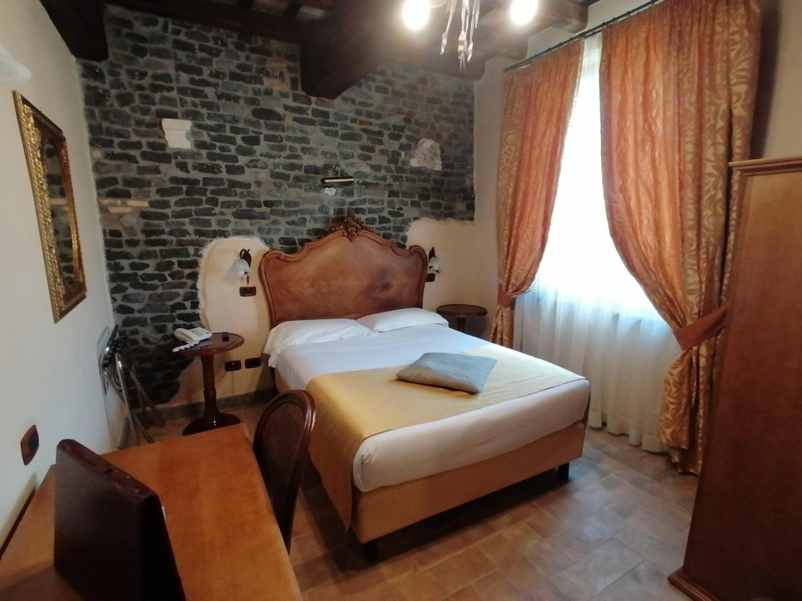 Classic Double Room - Photo 5