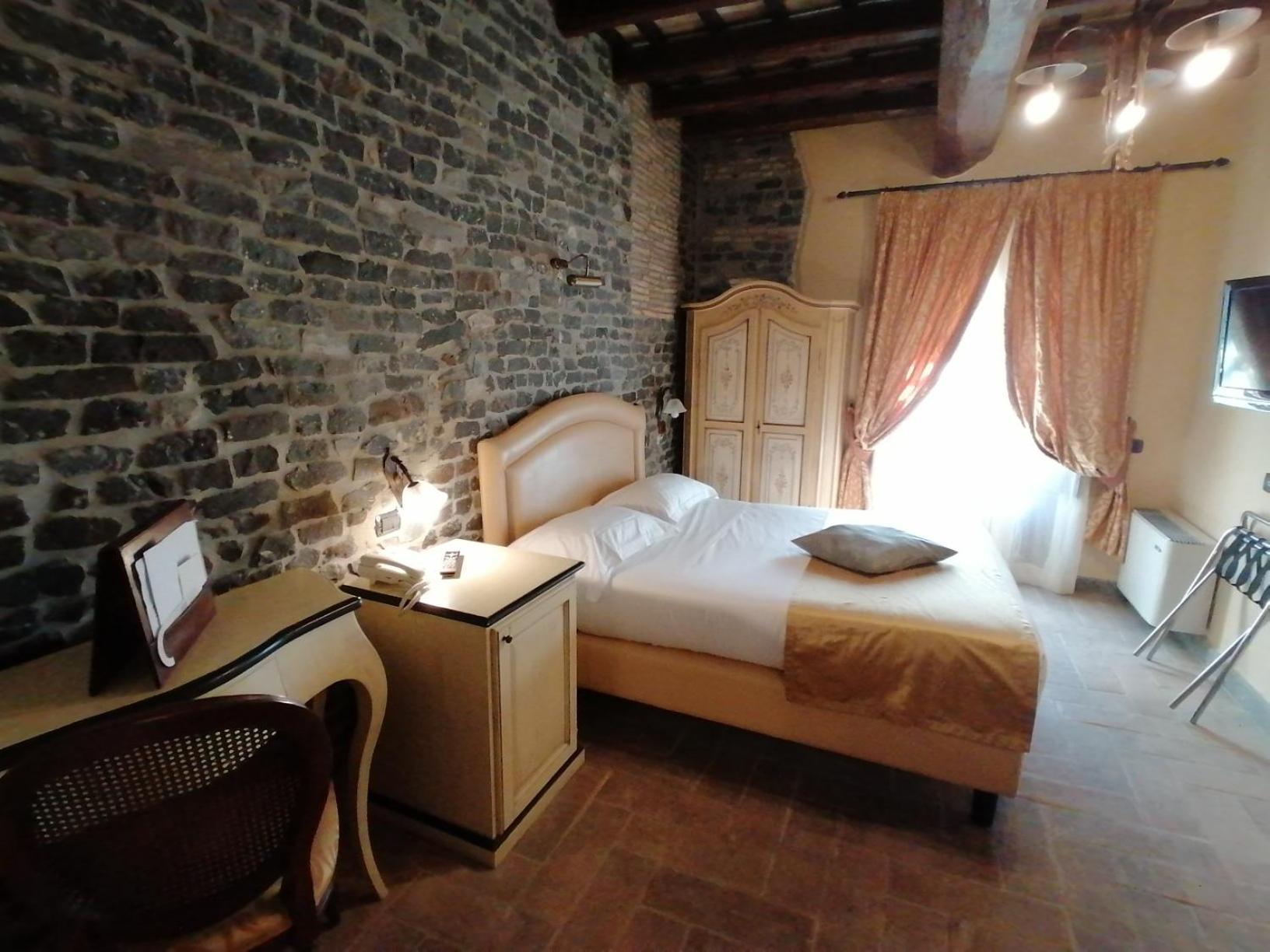 Classic Double Room - Photo 3