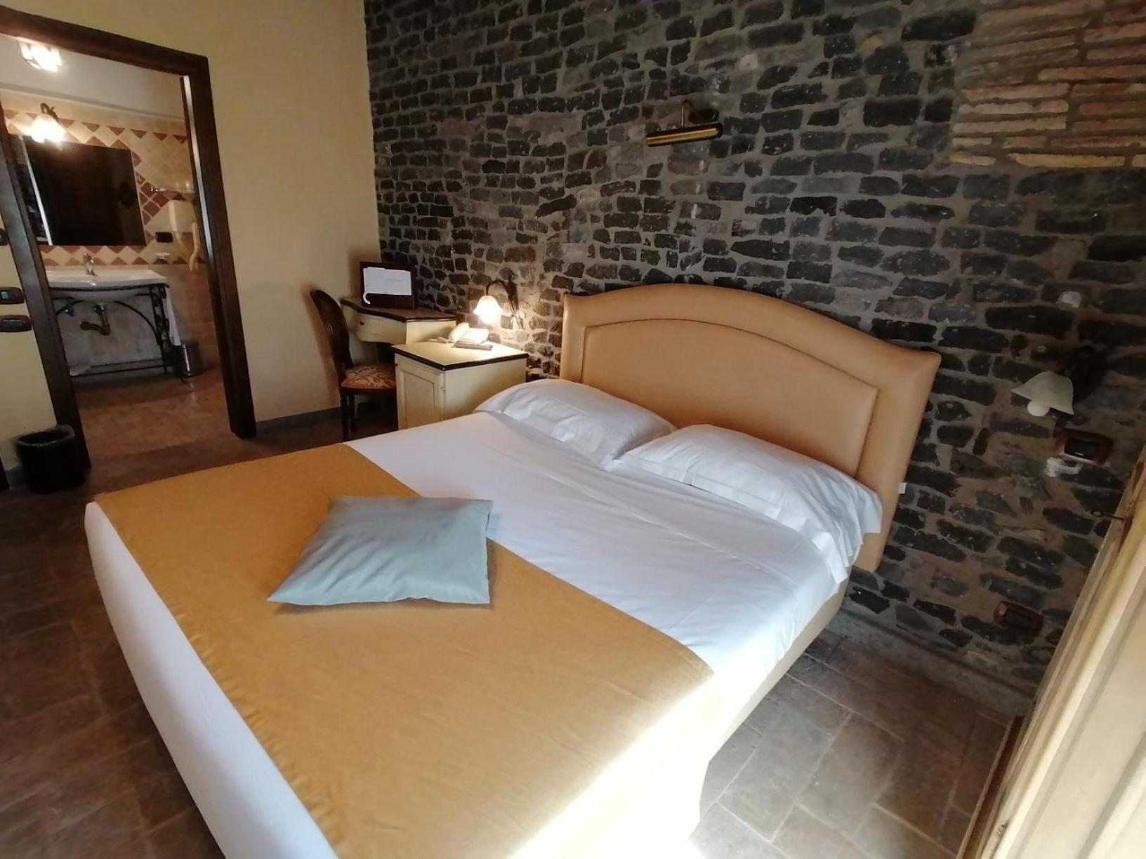 Classic Double Room - Photo 2