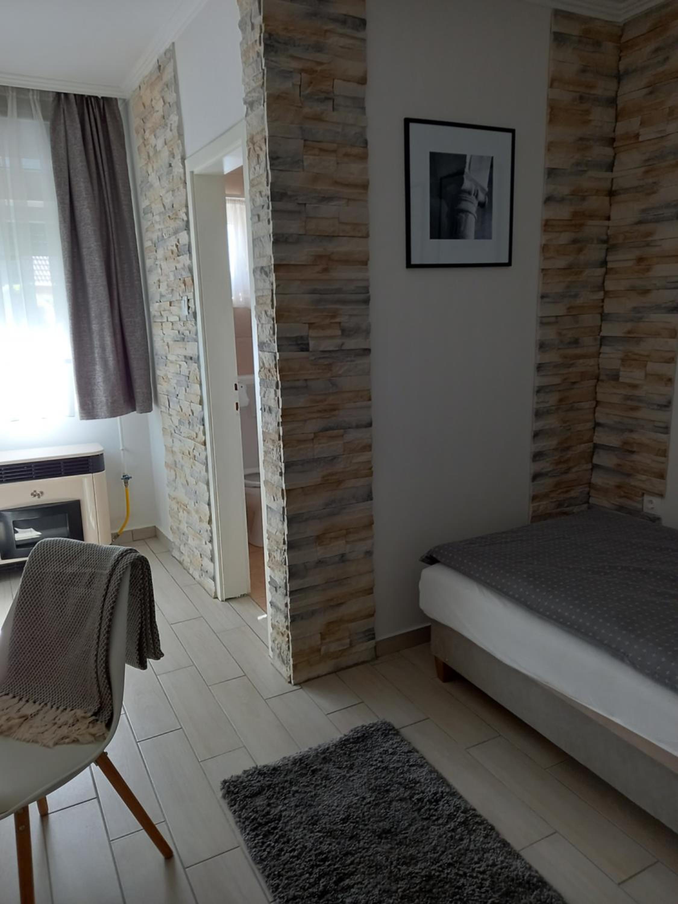 Single Room photo 3