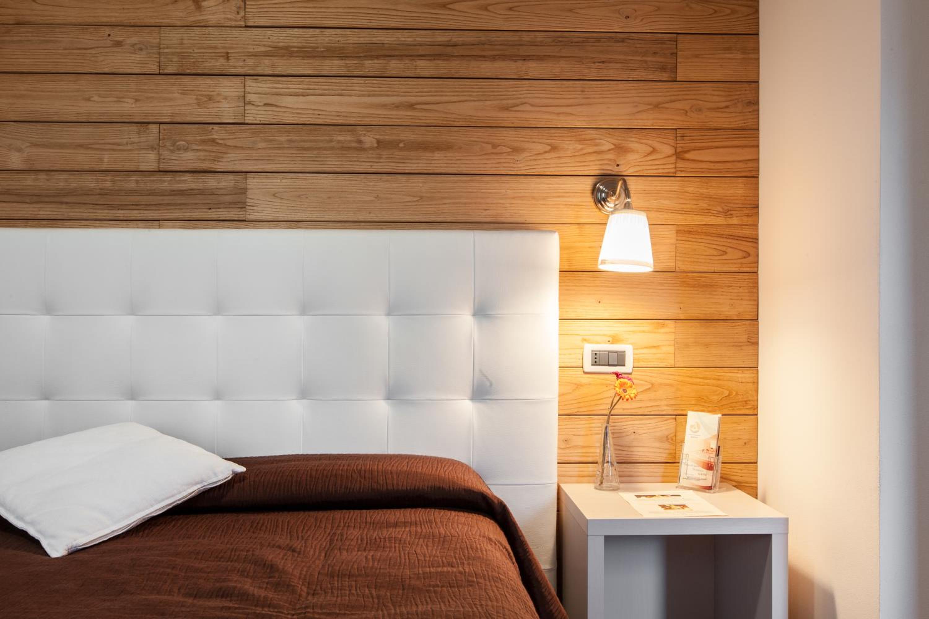 Double Room - Photo 11