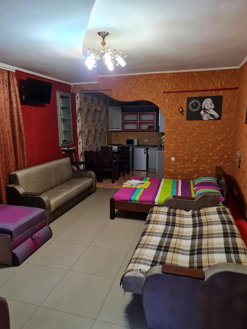 Studio Apartment