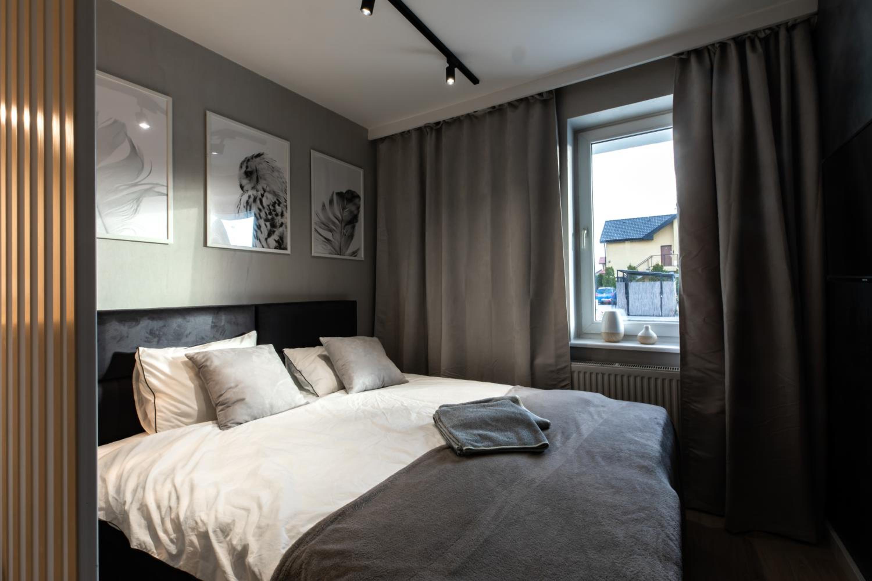 Double or Twin Room with Bathroom - Photo 7