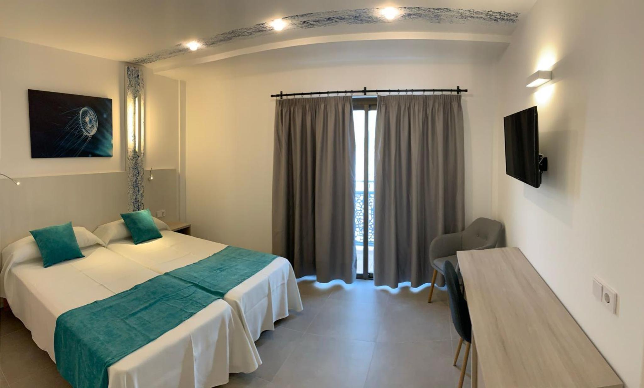 Habitación Doble o Twin Superior con Vista a la Piscina