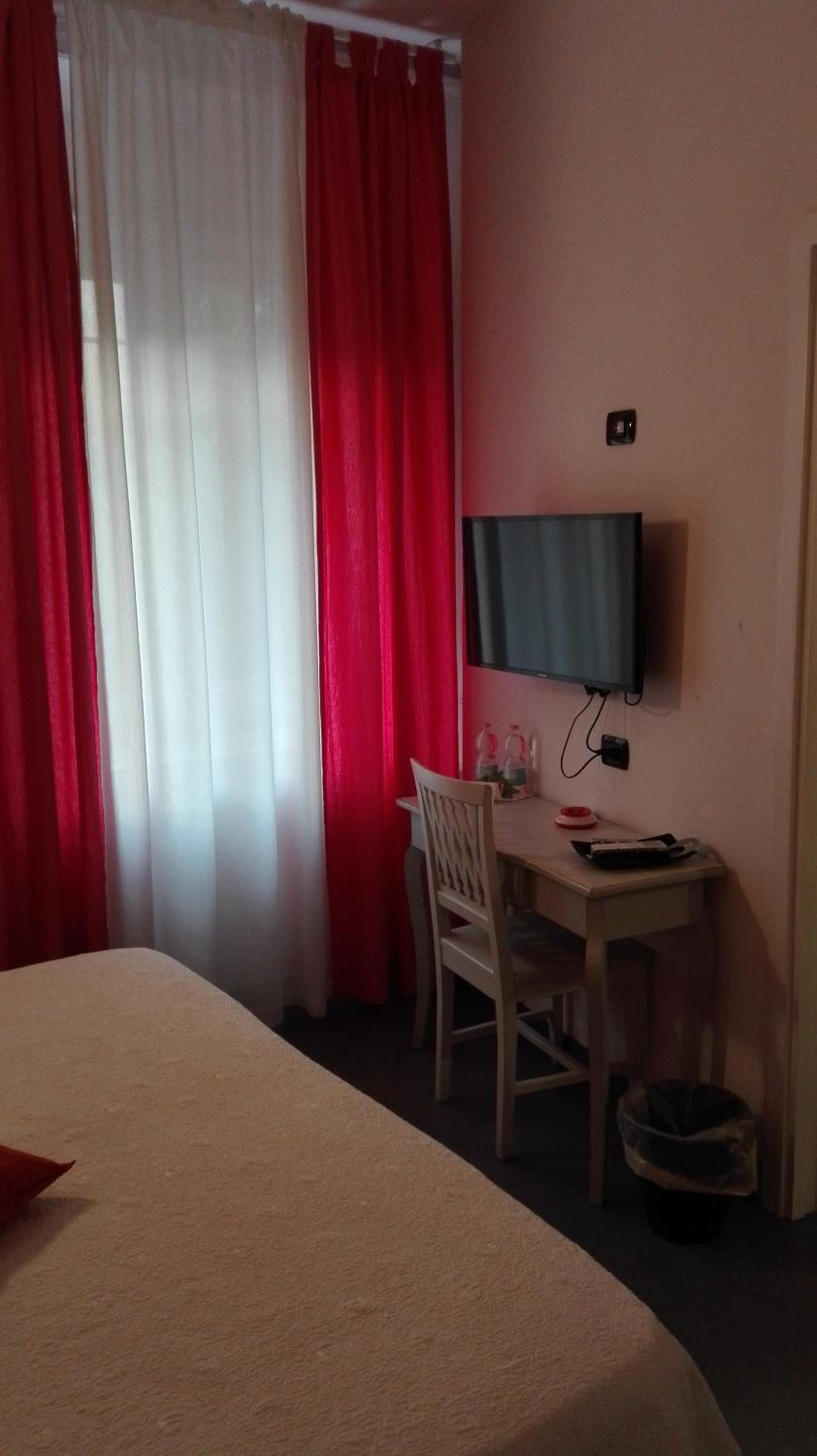 Economy Double or Twin Room photo 3