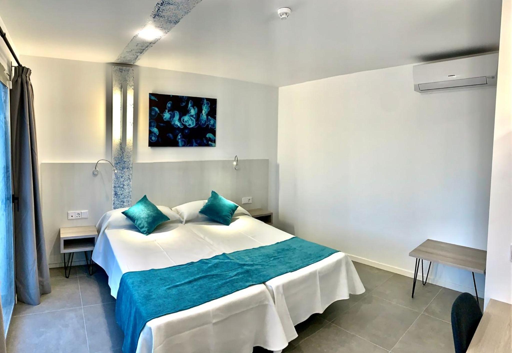 Habitación Doble o Twin Deluxe con Vista a la Piscina