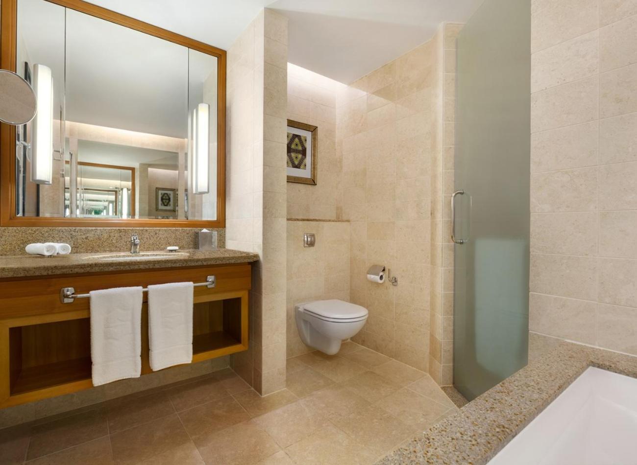Al Waha Executive Sea View - King Bed photo 2