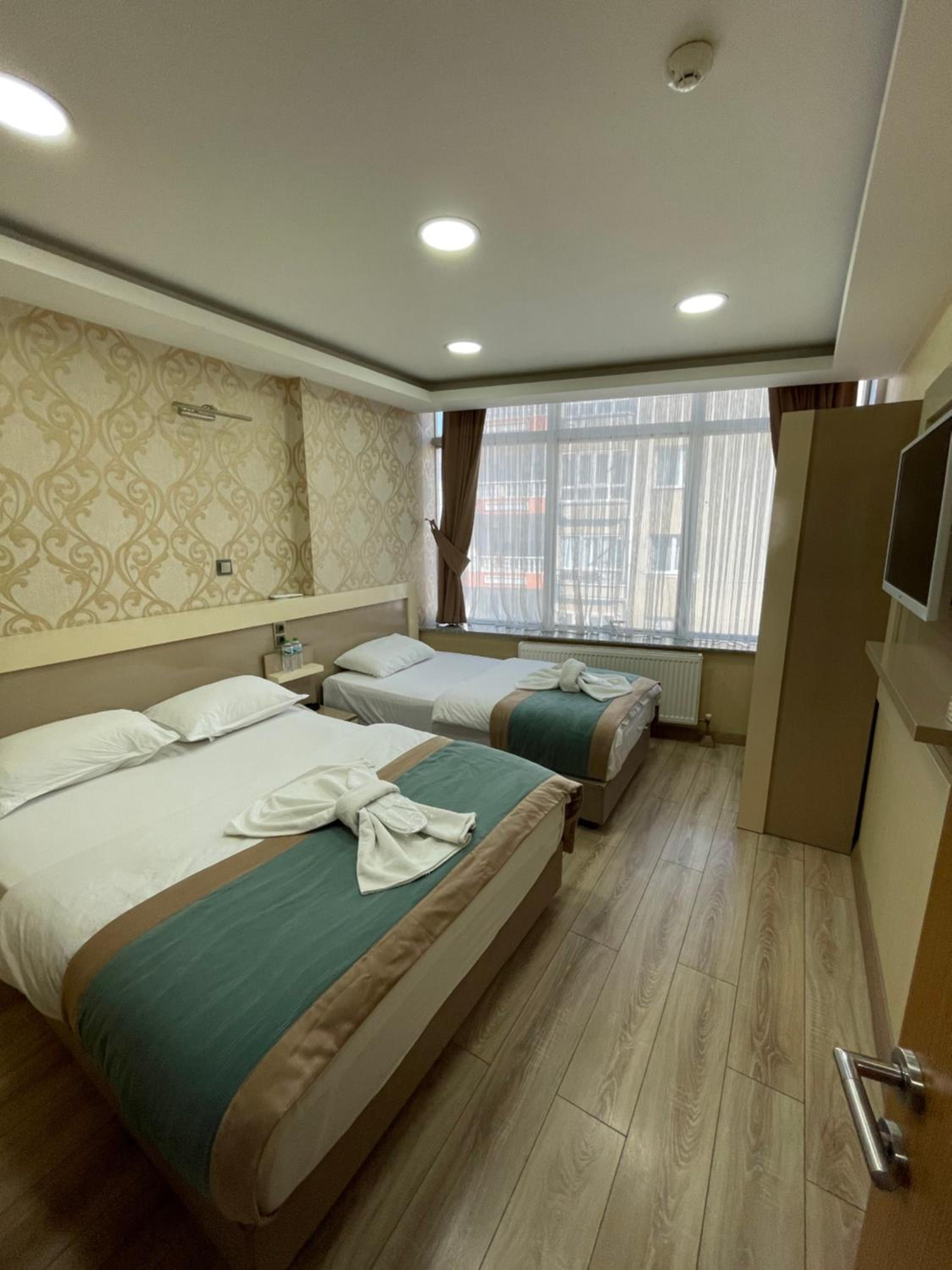 Standard Triple Room photo 2