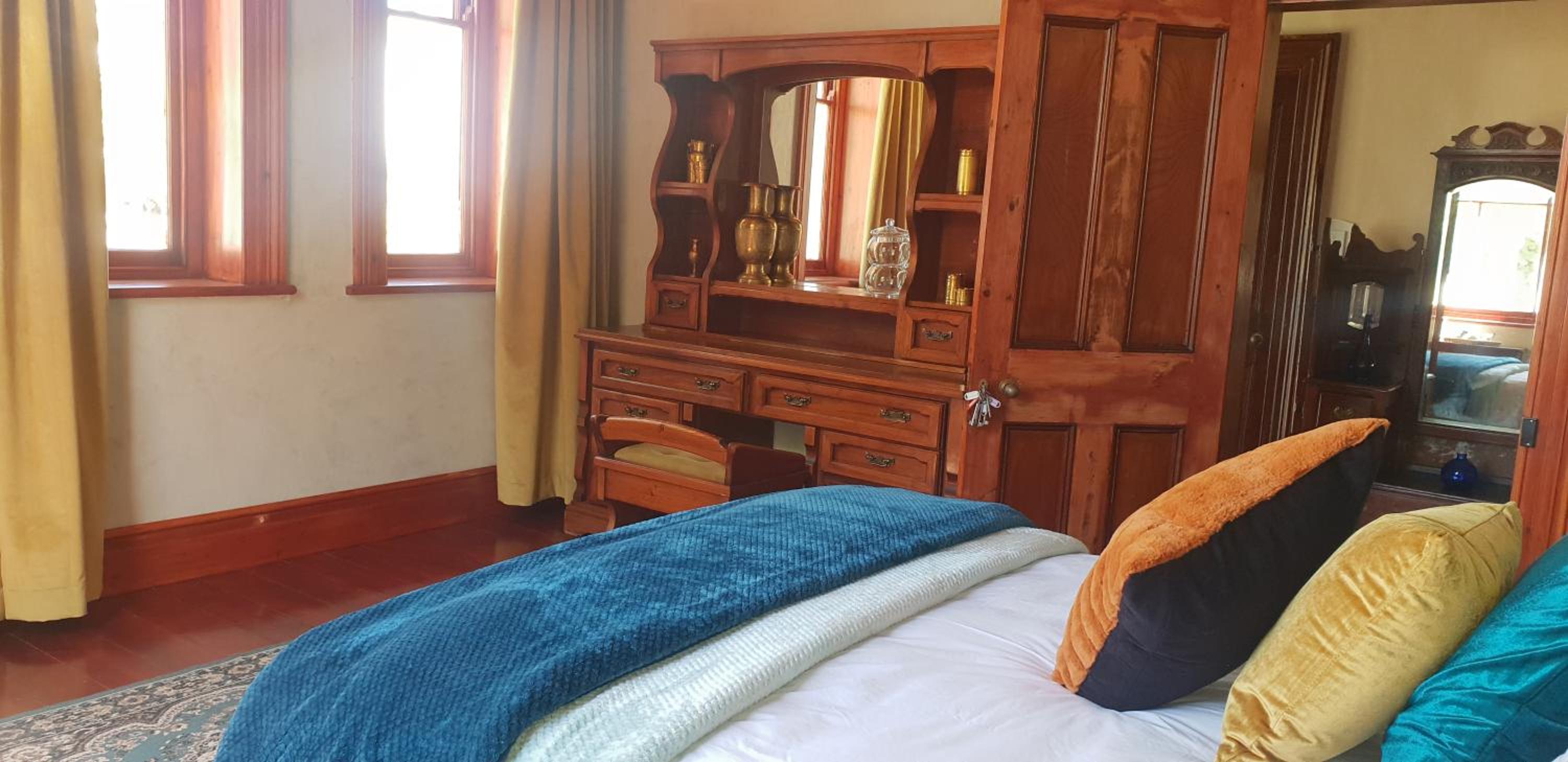 Budget Double Room - Photo 10