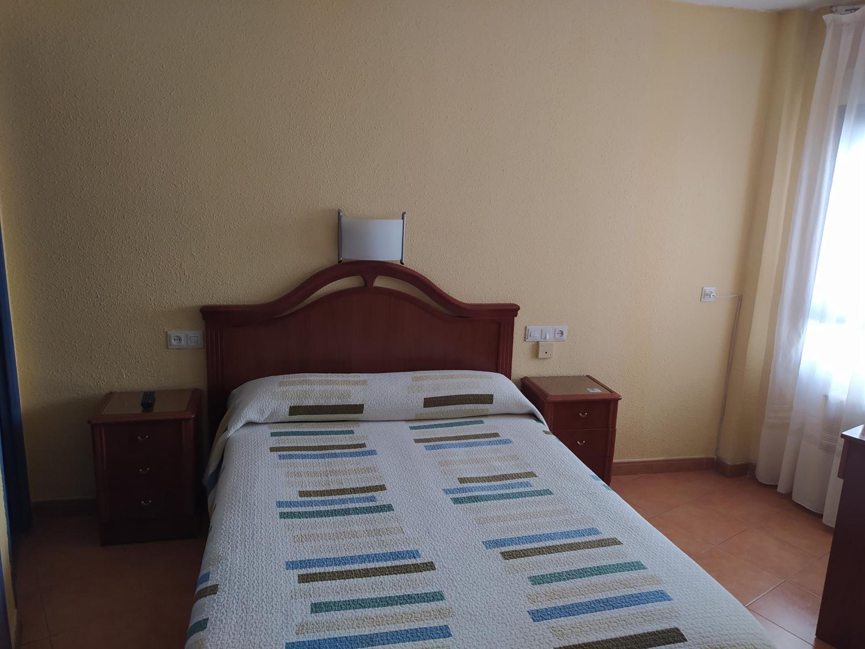 Standard Double Room - Photo 7
