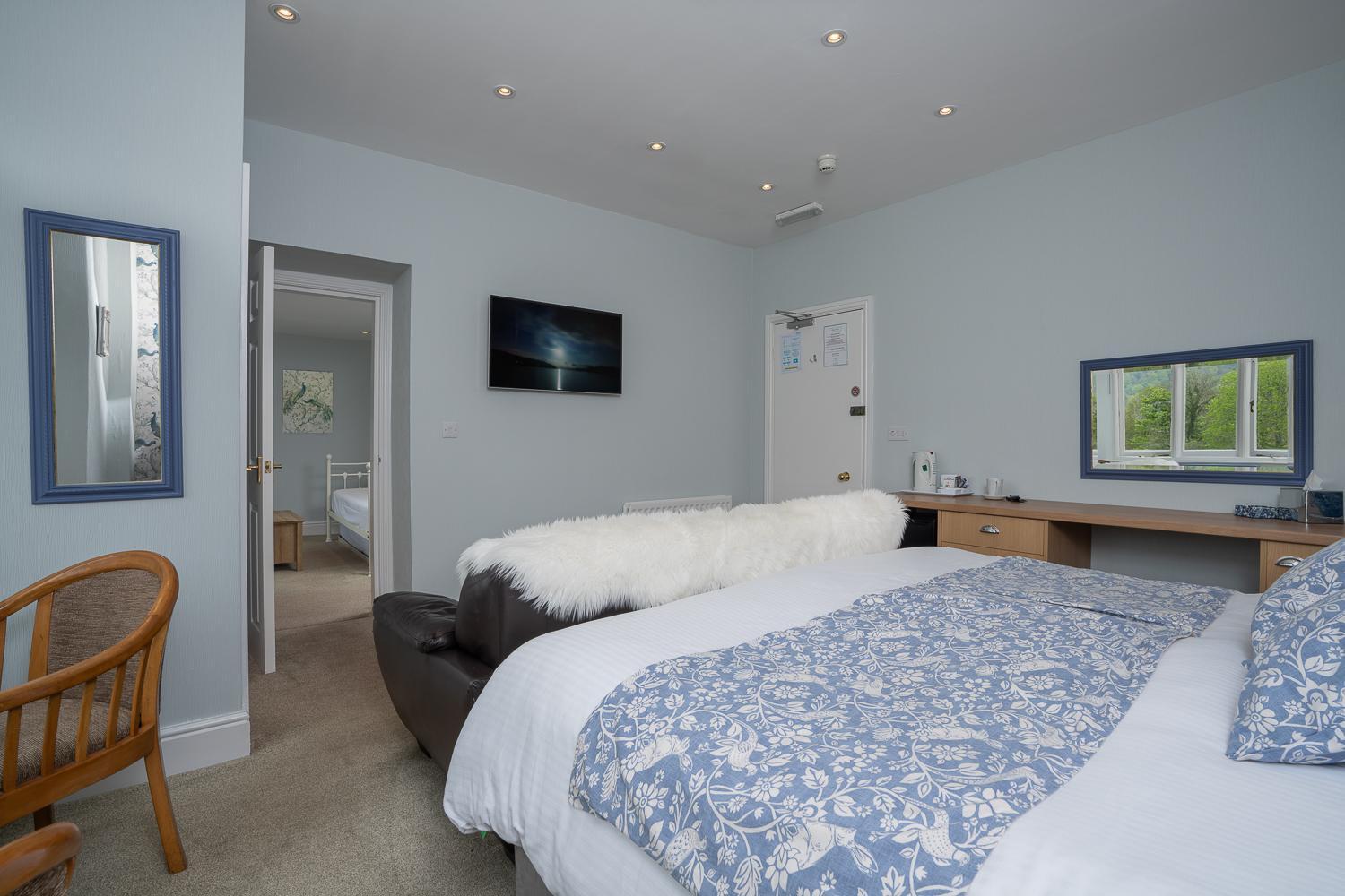 Suite with Mountain View photo 3