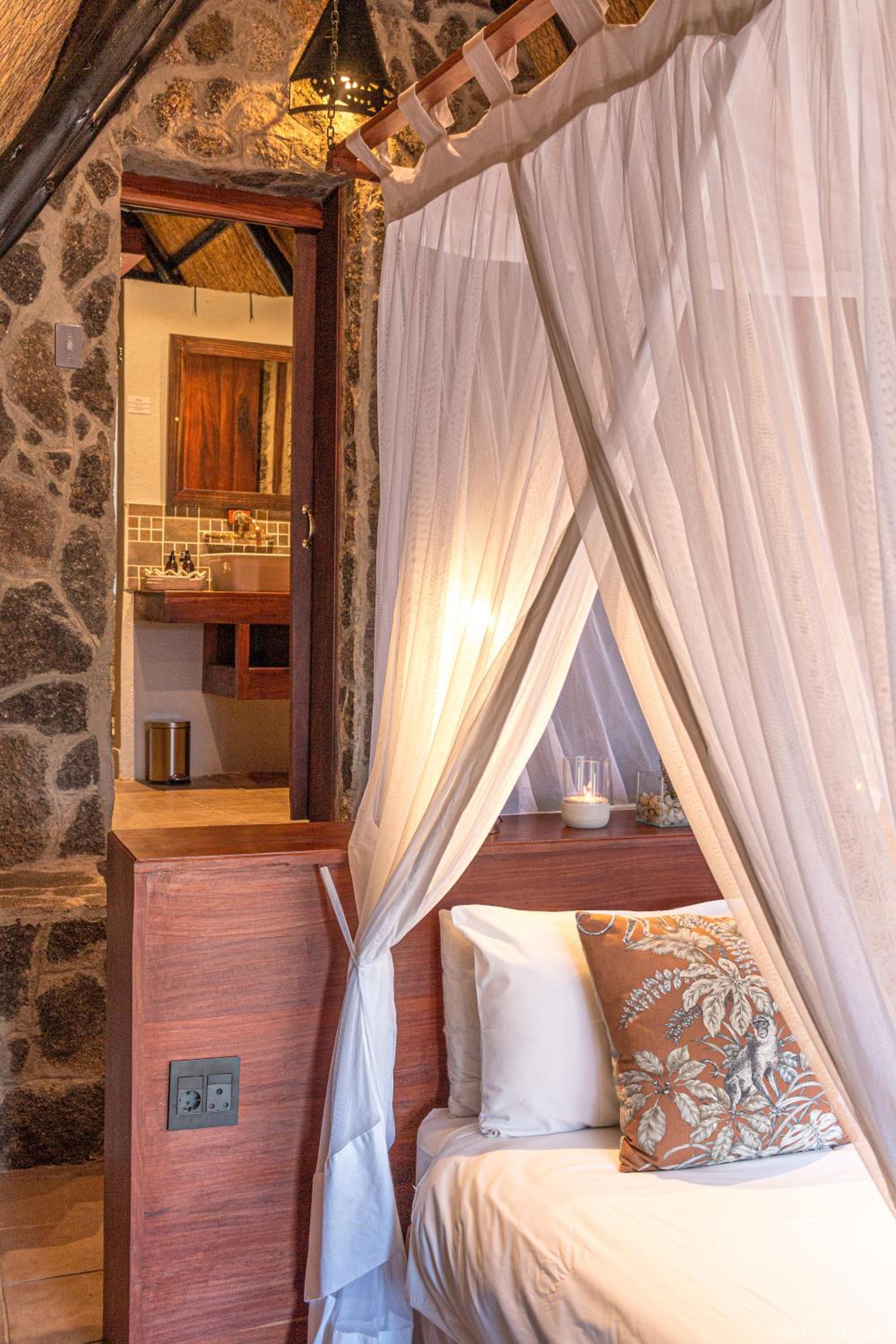 Deluxe Double or Twin Room with Mountain View